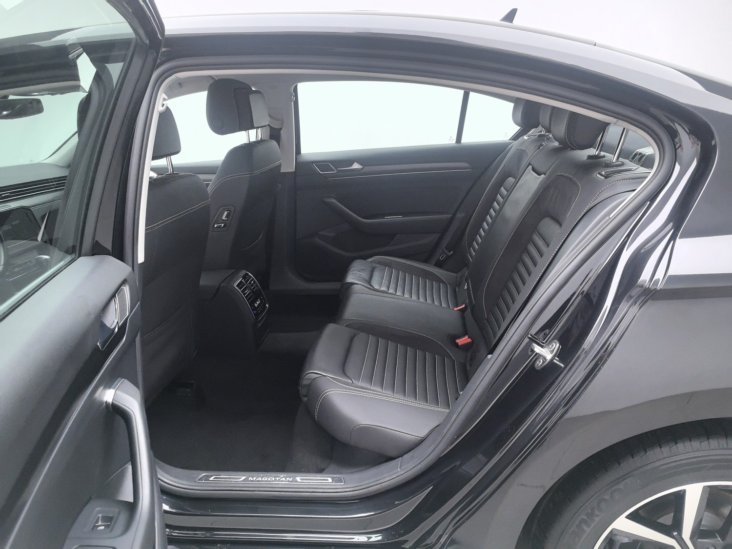 Used Volkswagen Magotan 2020 2.0 AT
