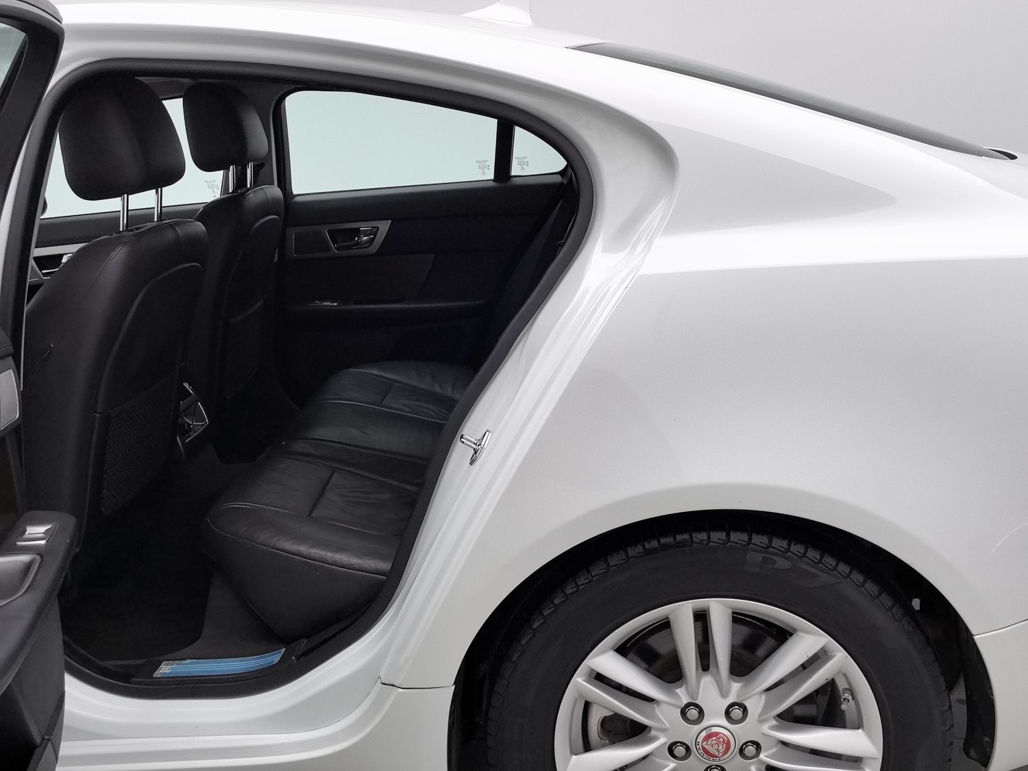 Used Jaguar XF 2015 2.0 AT