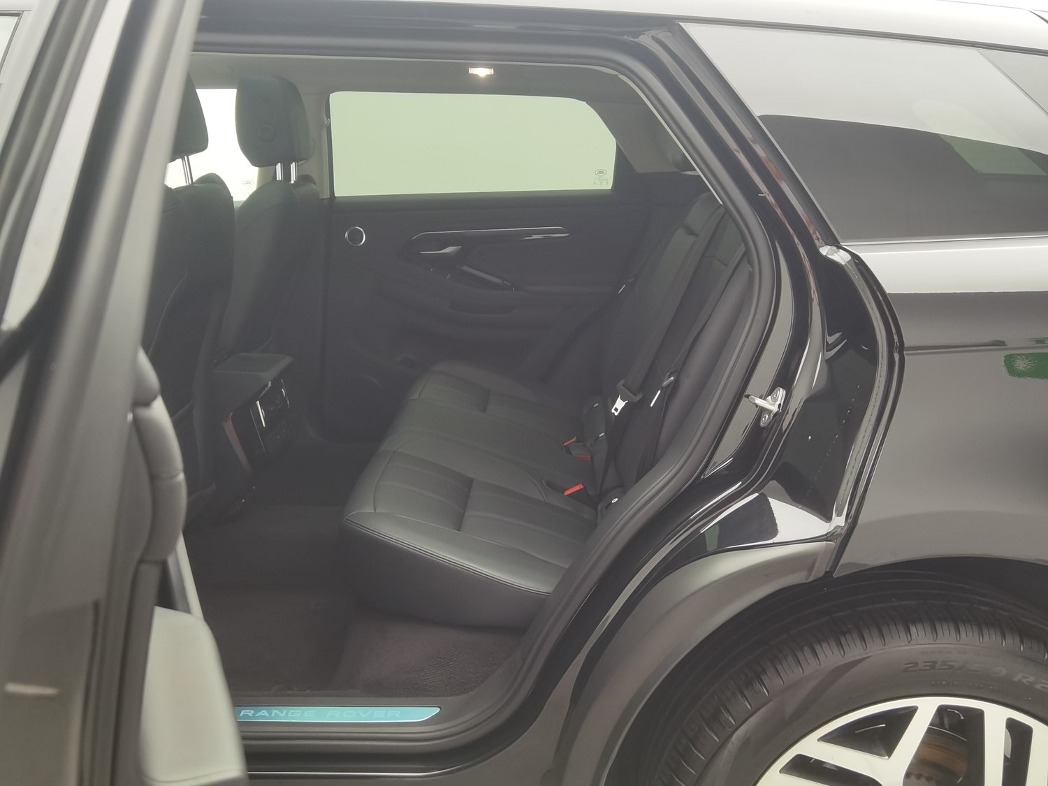 Used Land Rover Range Rover Evoque 2023 2.0 AT