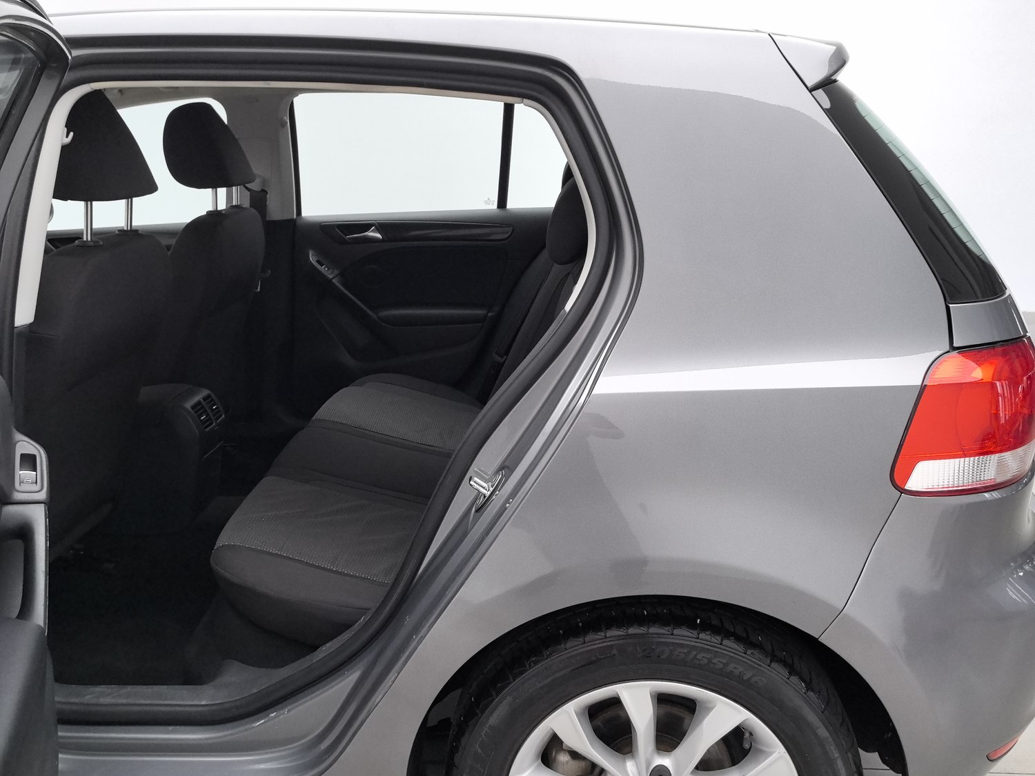 Used Volkswagen Golf 2011 1.6 AT