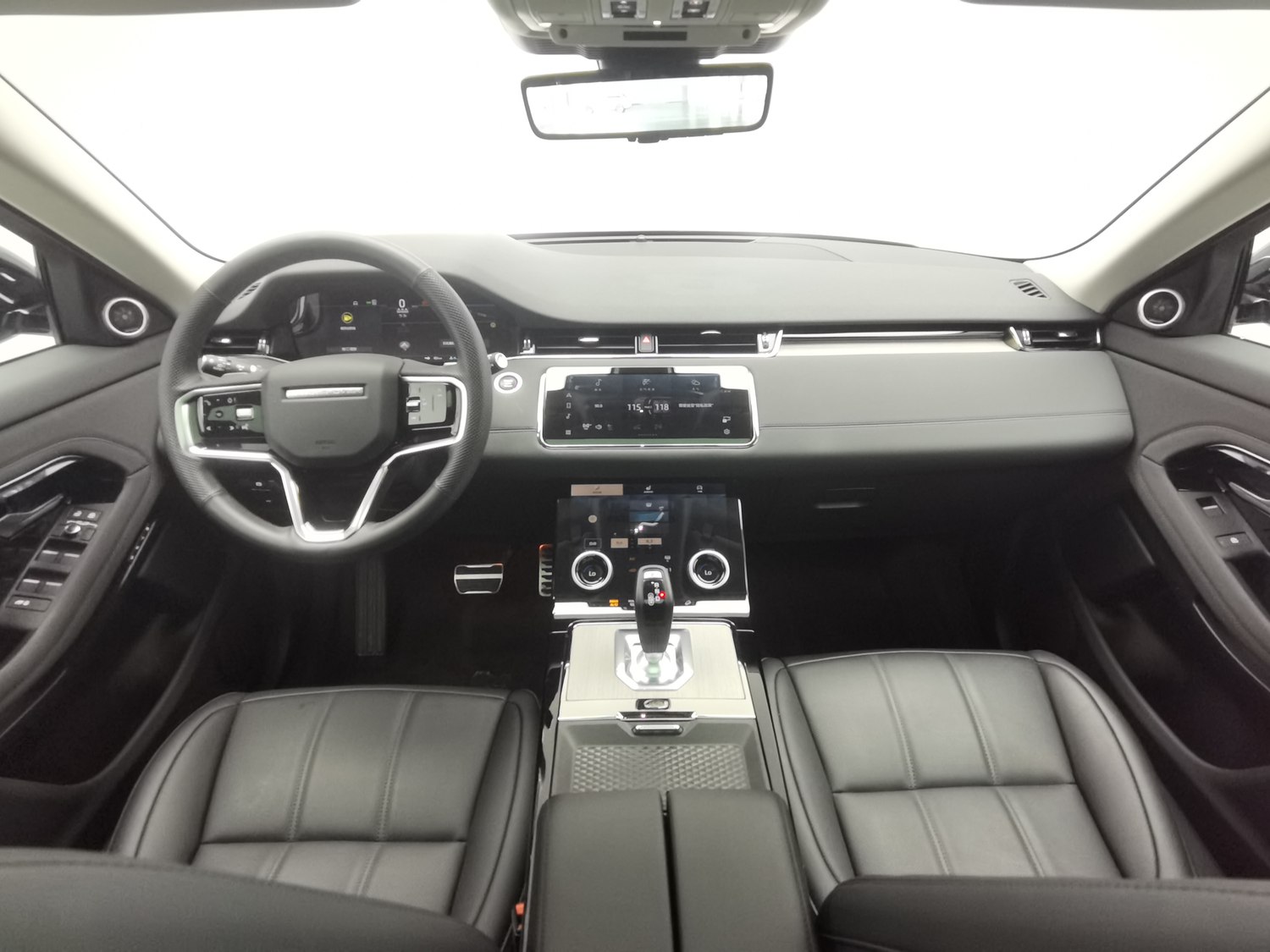 Used Land Rover Range Rover Evoque 2023 2.0 AT