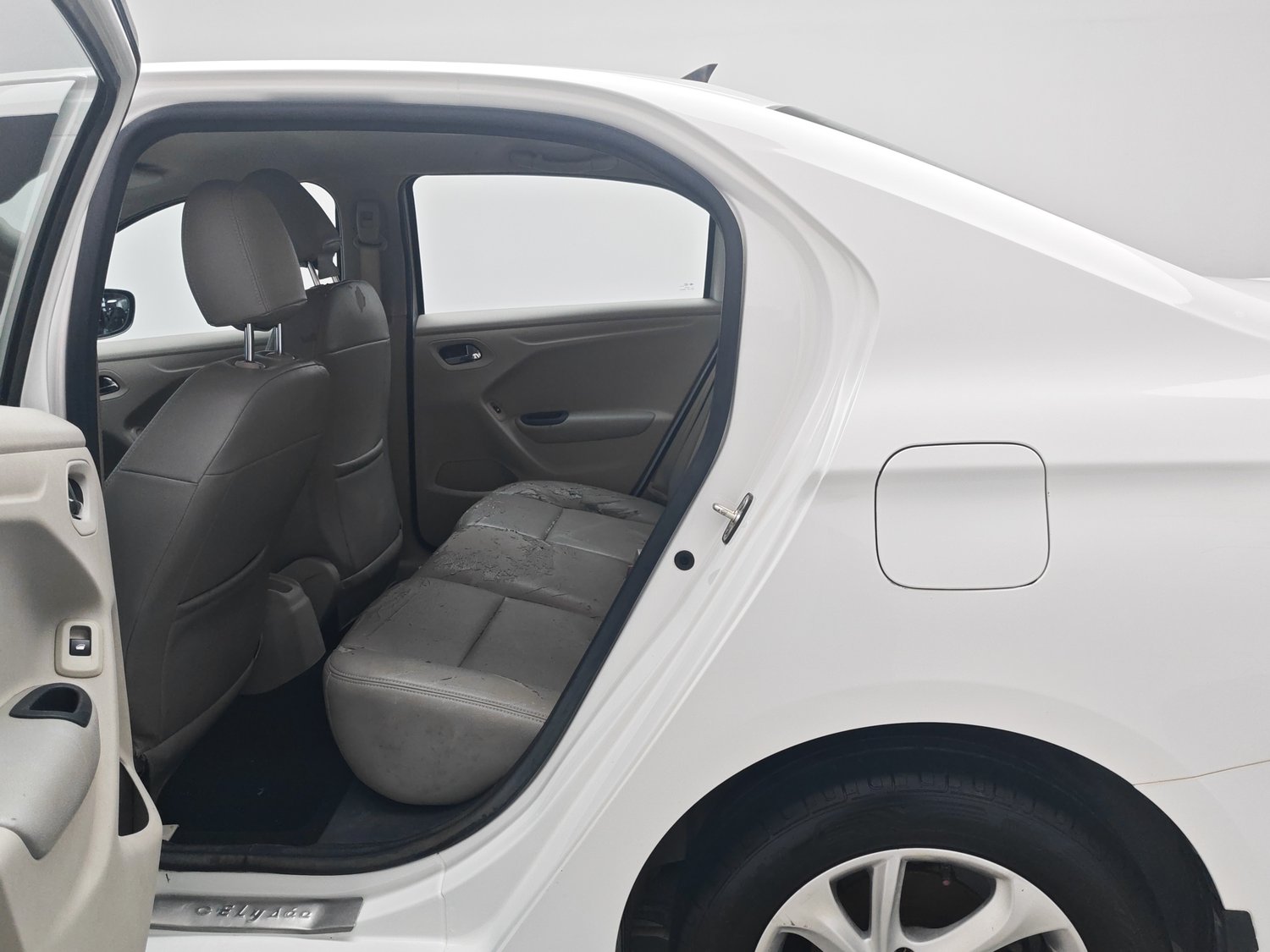 Used Citroen Elysée 2014 1.6 MT