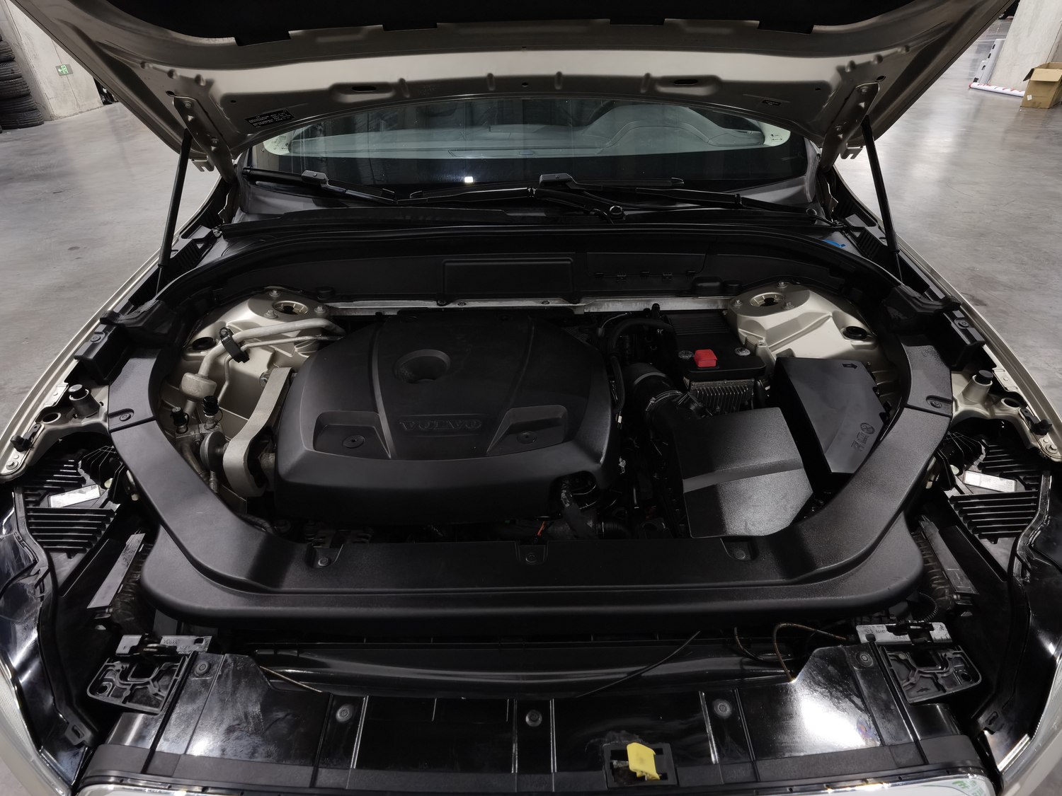 Used Volvo XC60 2018 2.0 AT