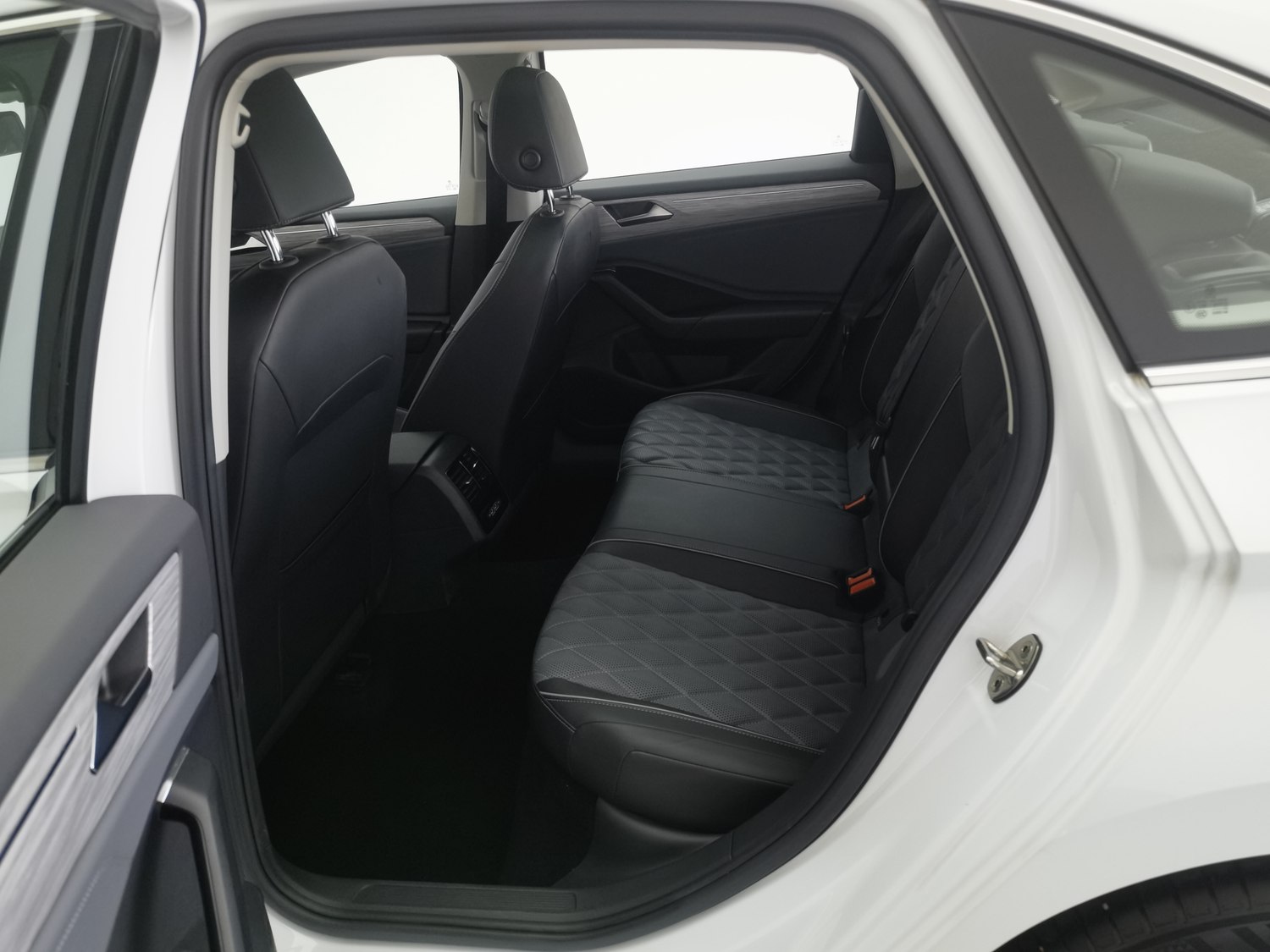 Used Volkswagen Sagitar 2023 1.5 AT