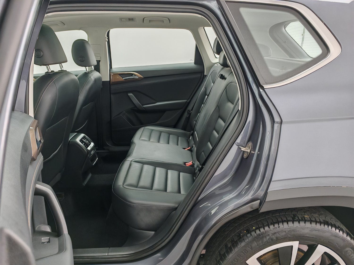 Used Volkswagen Tharu 2020 1.4 AT