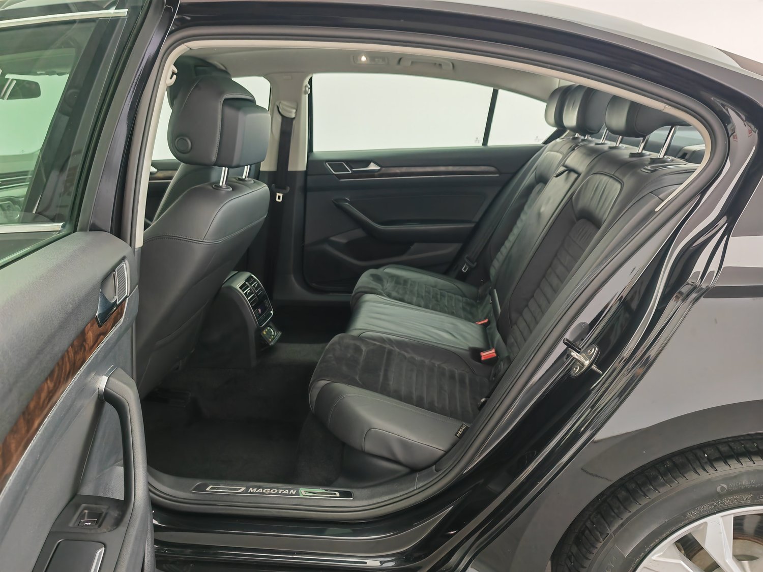 Used Volkswagen Magotan 2017 1.8 AT