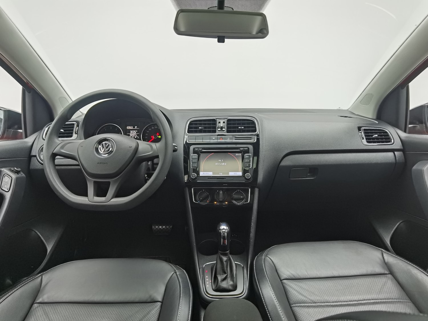 Used Volkswagen Polo 2014 1.6 AT