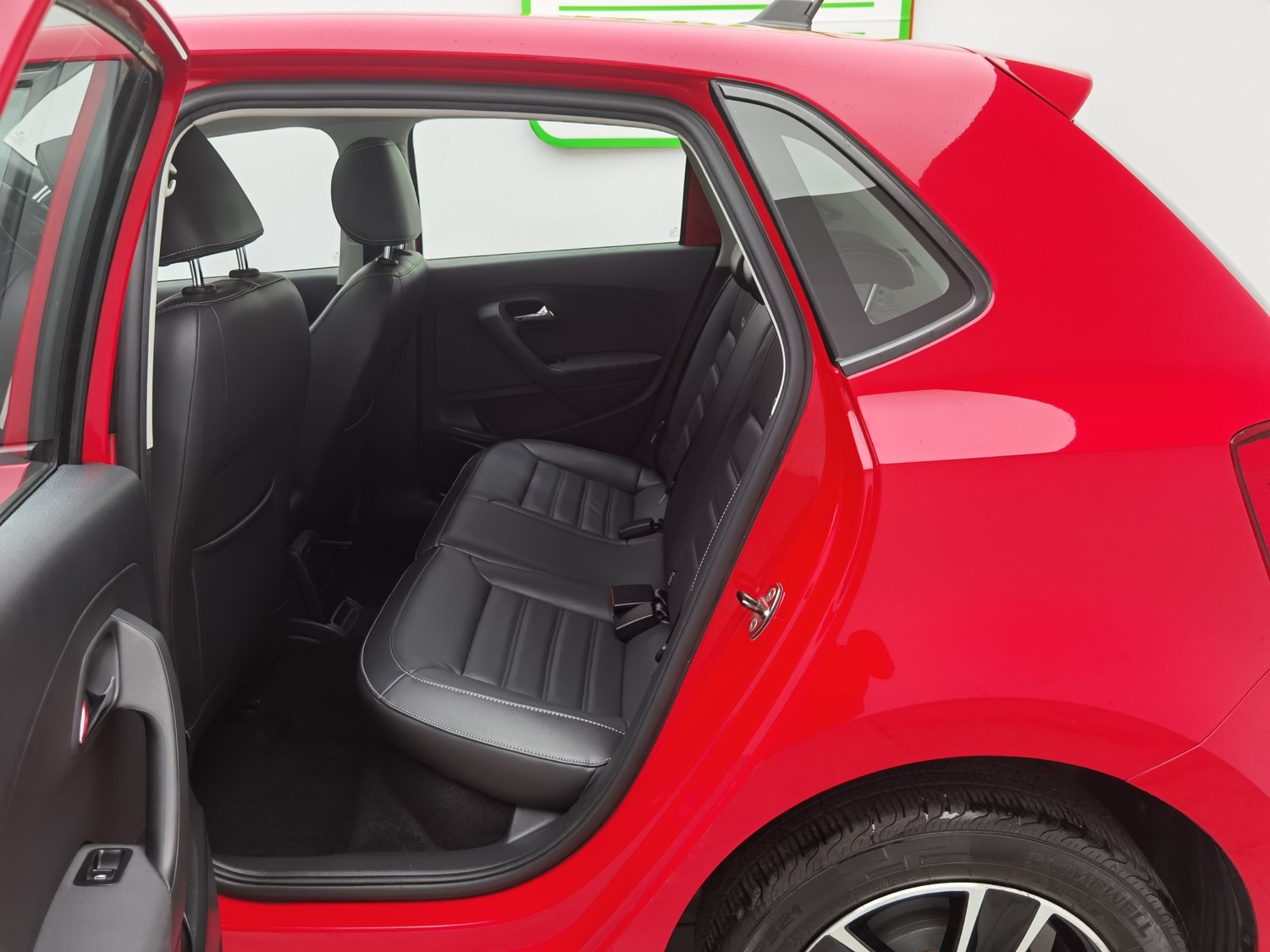 Used Volkswagen Polo 2014 1.6 AT