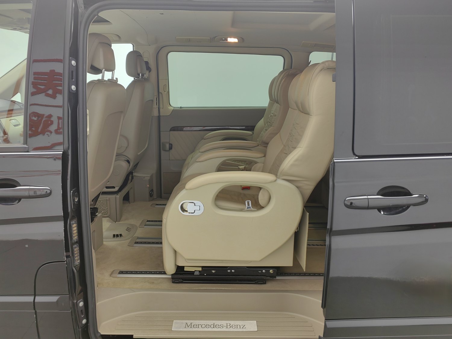 Used Mercedes-Benz Viano 2013 3.0 AT