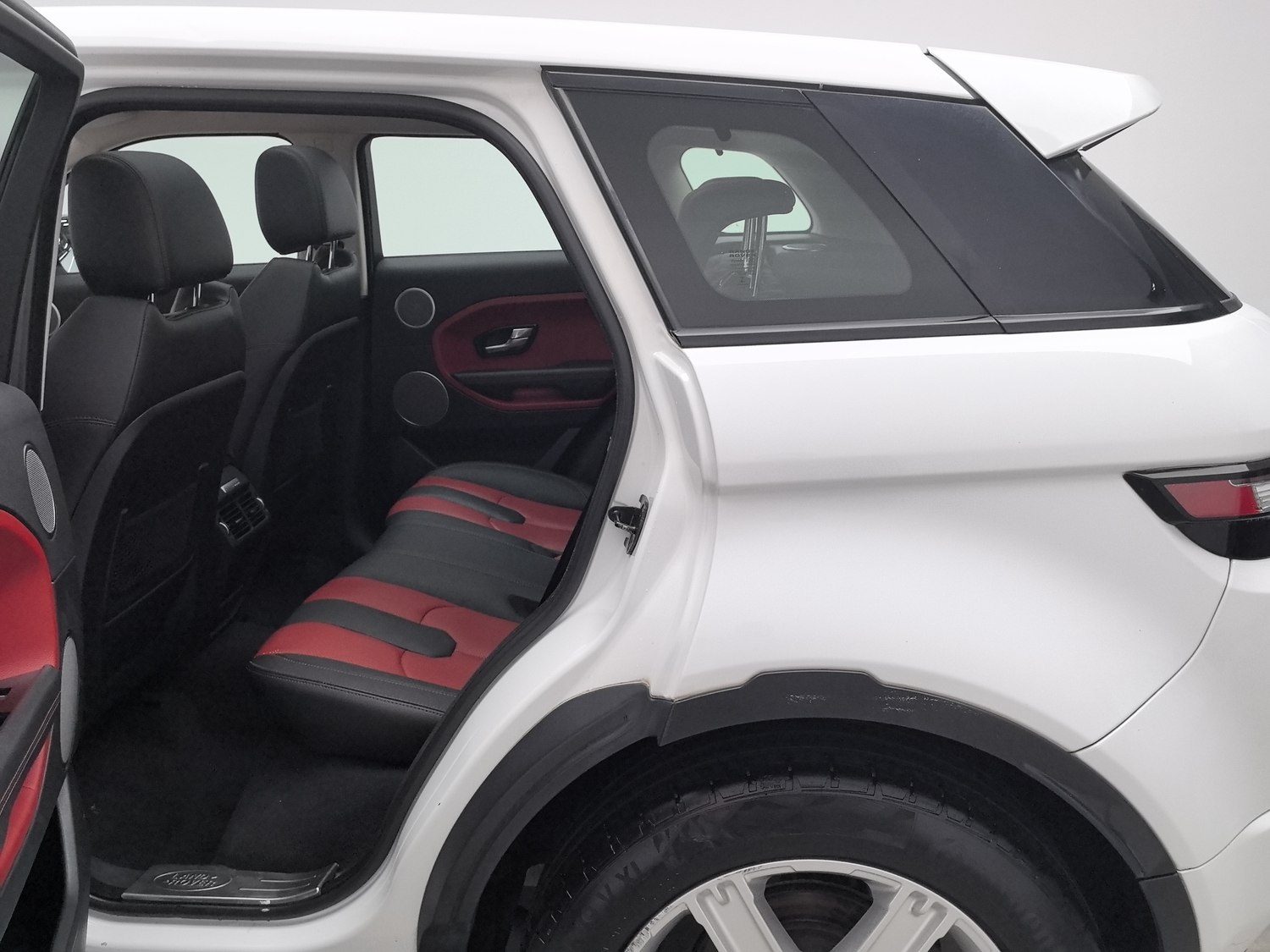 Used Land Rover Range Rover Evoque 2015 2.0 AT