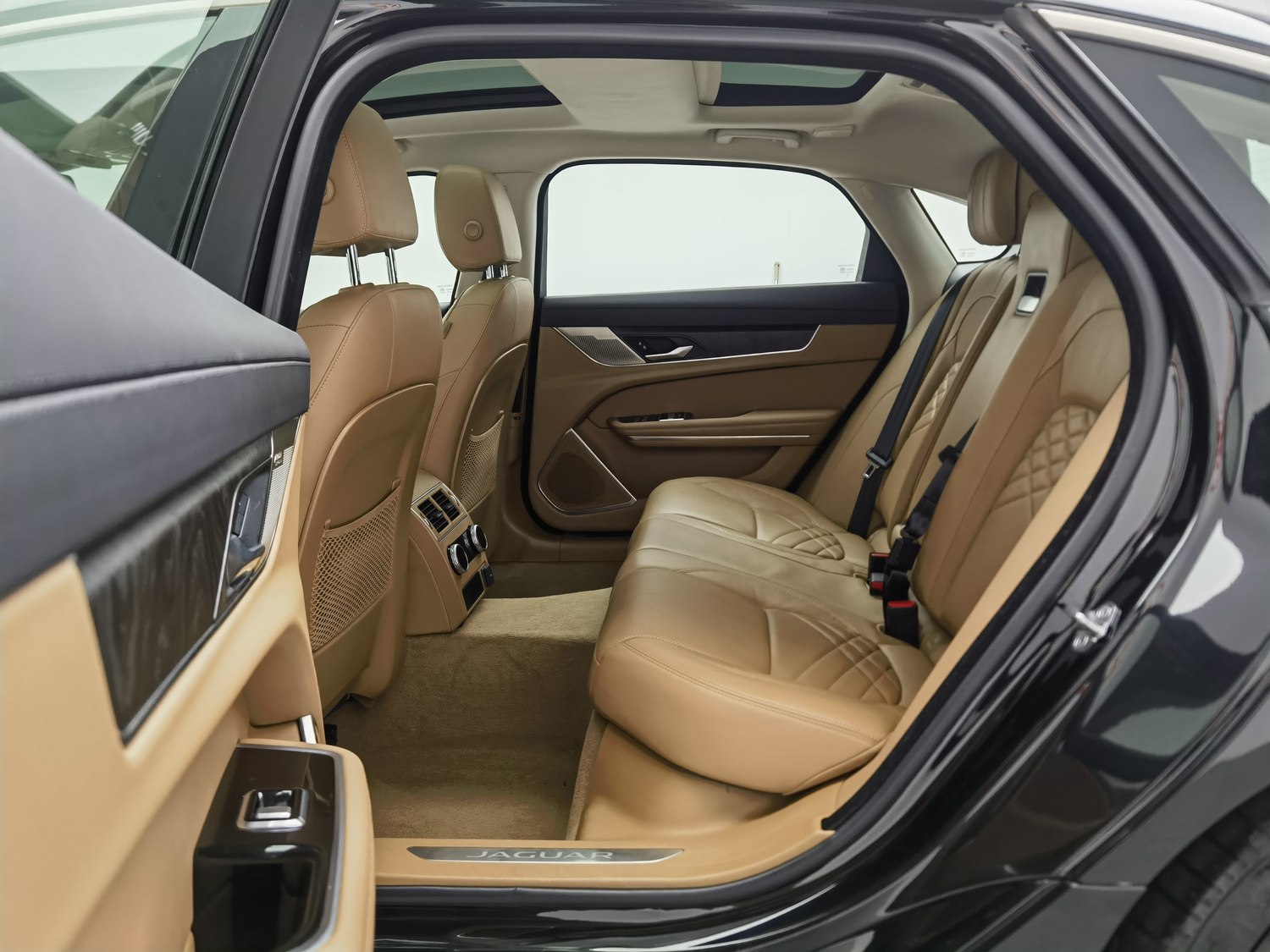 Used Jaguar XFL 2023 2.0 AT