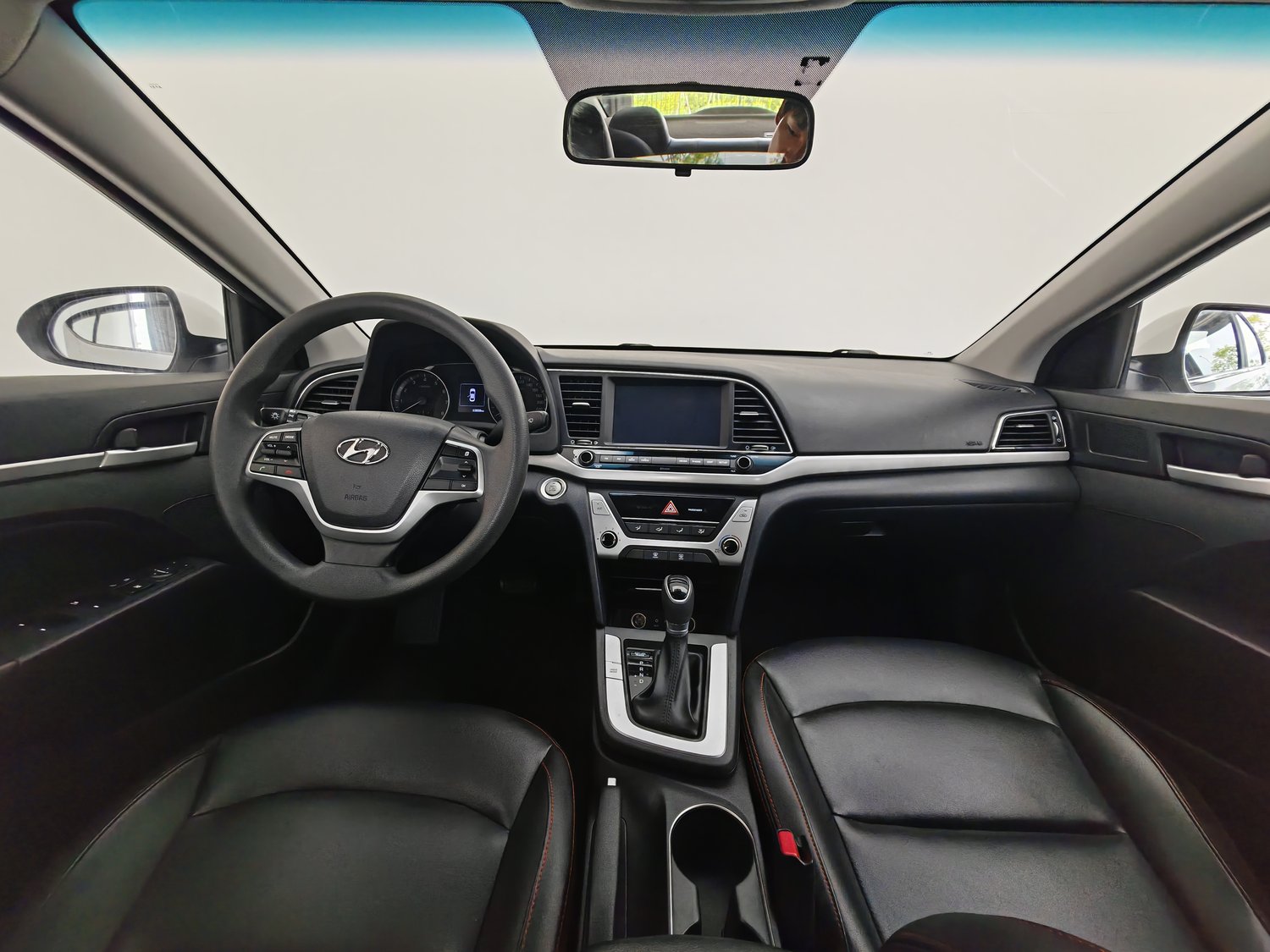Used Hyundai Elantra 2016 1.6 AT
