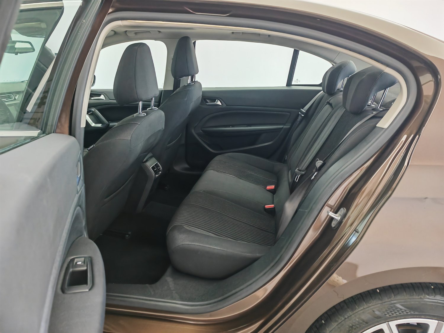 Used Peugeot 408 2015 1.2 AT