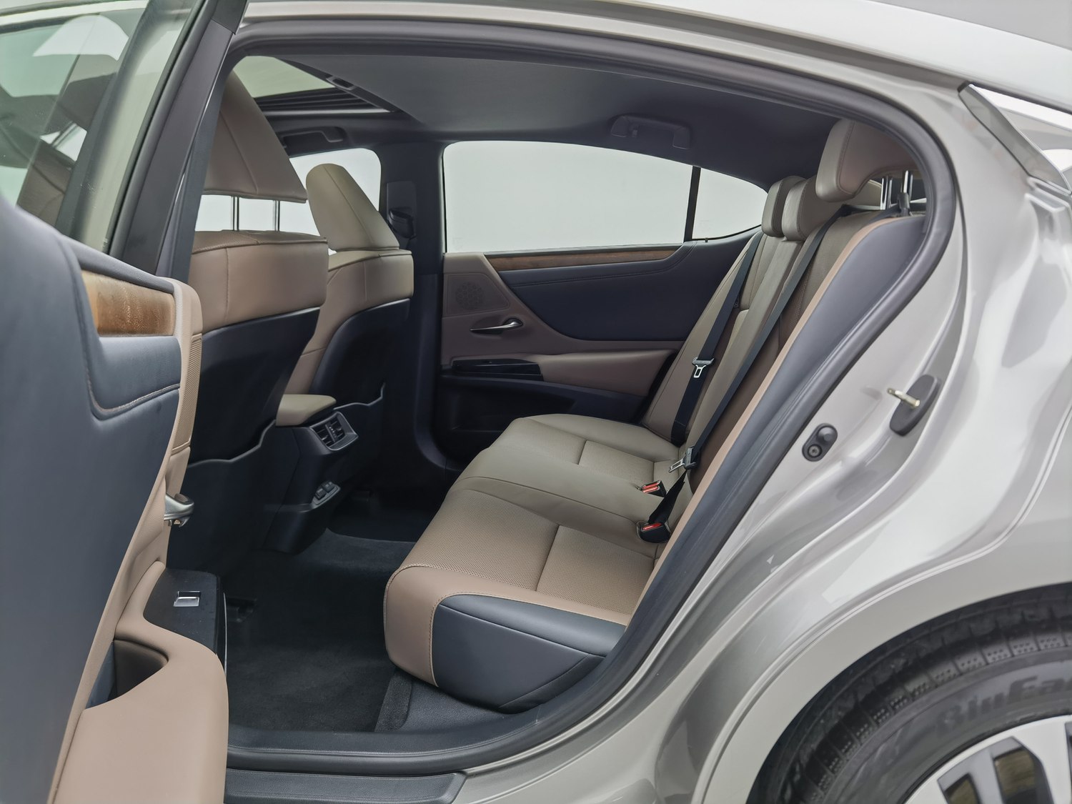 Used Lexus ES 2023 2.0 AT