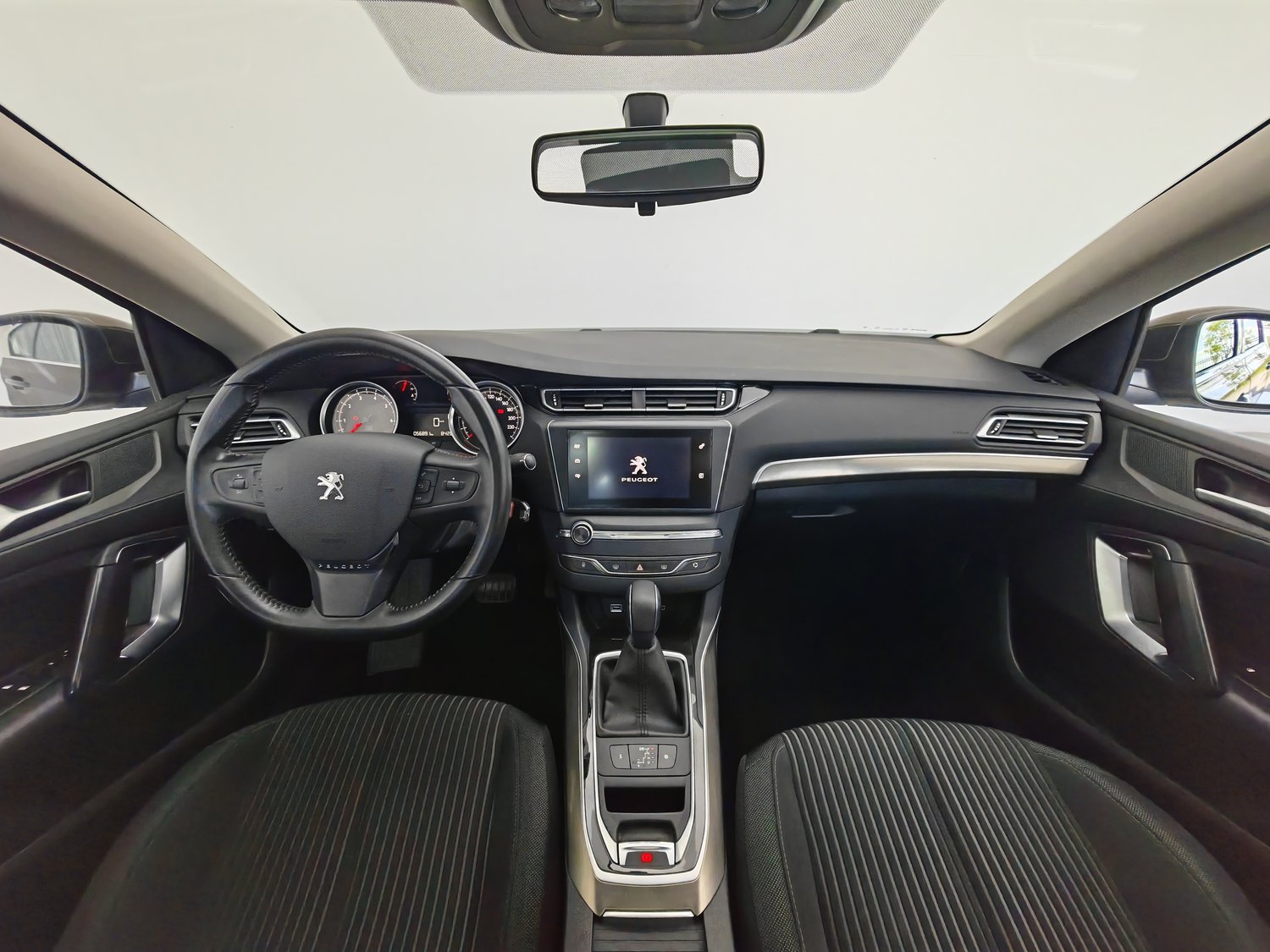 Used Peugeot 408 2015 1.2 AT