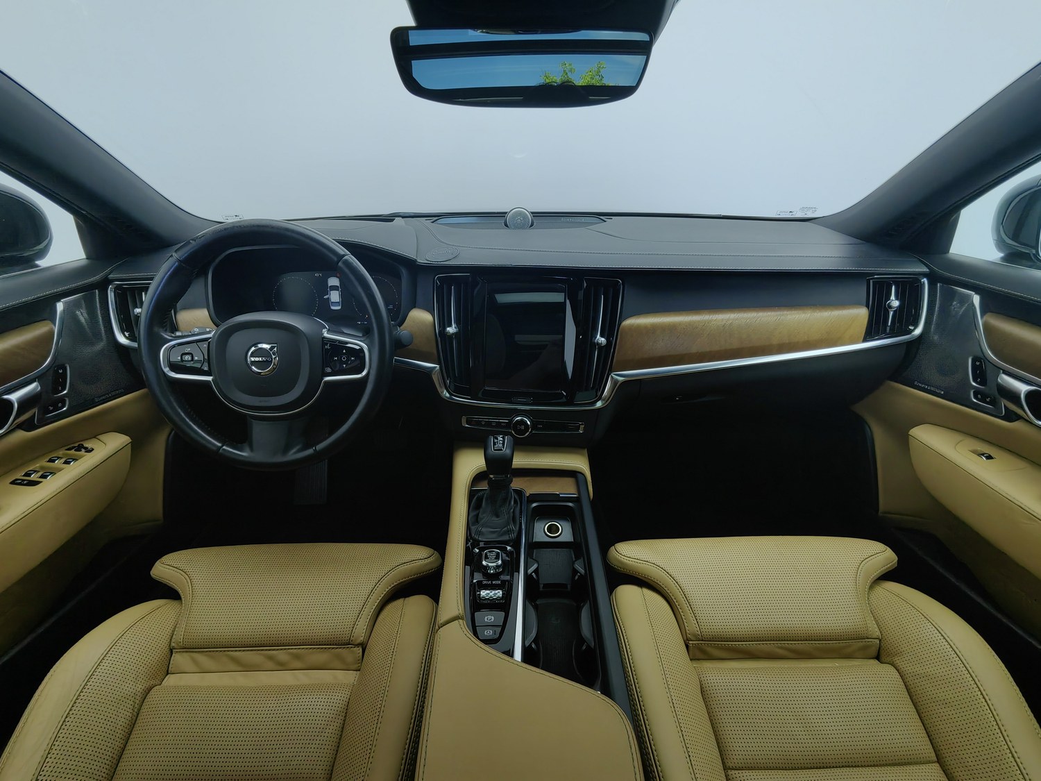 Used Volvo S90 2017 2.0 AT