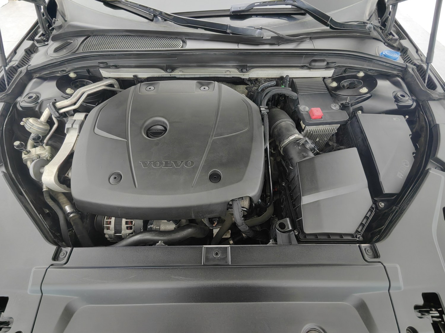 Used Volvo S90 2017 2.0 AT