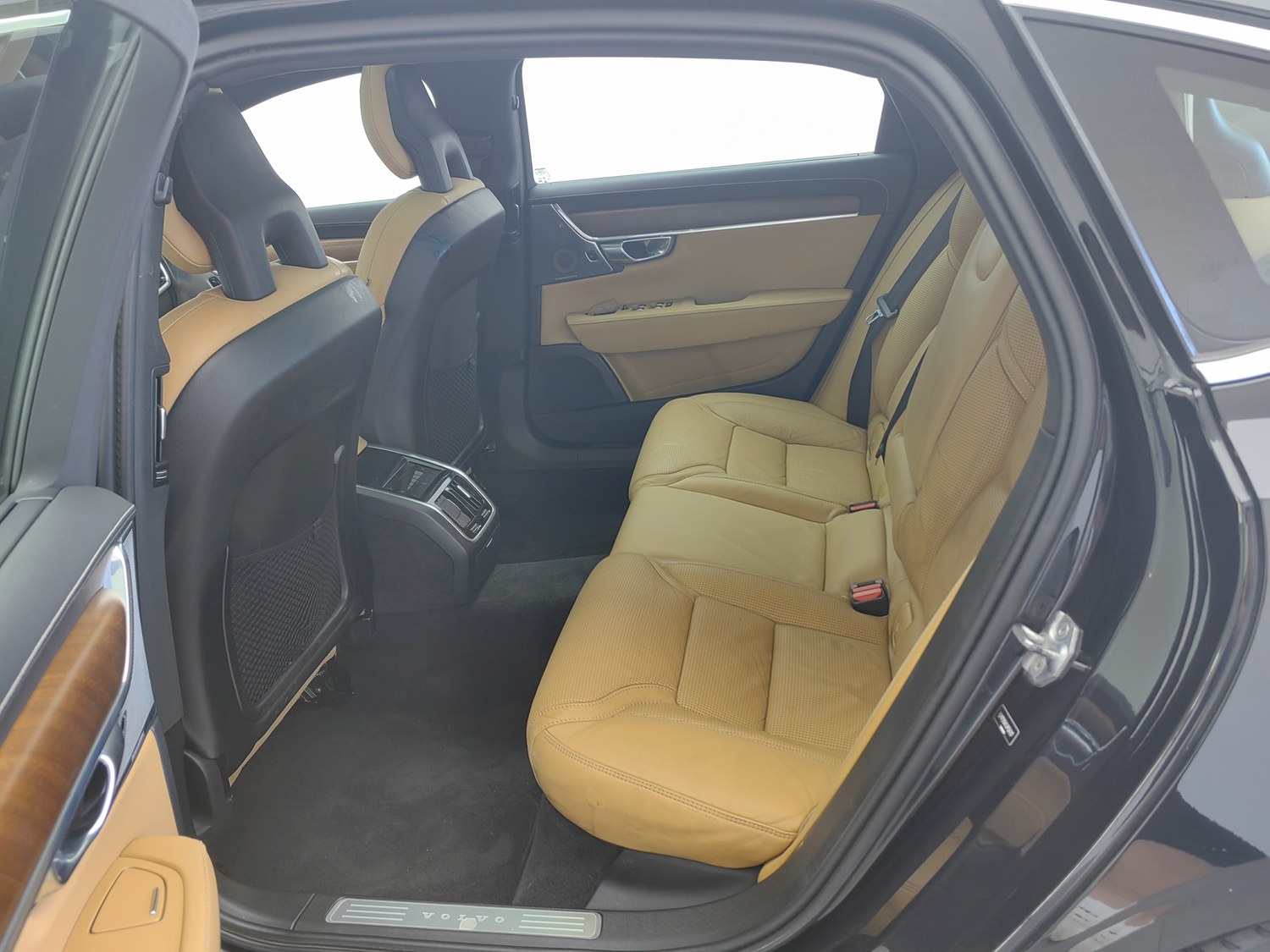 Used Volvo S90 2017 2.0 AT