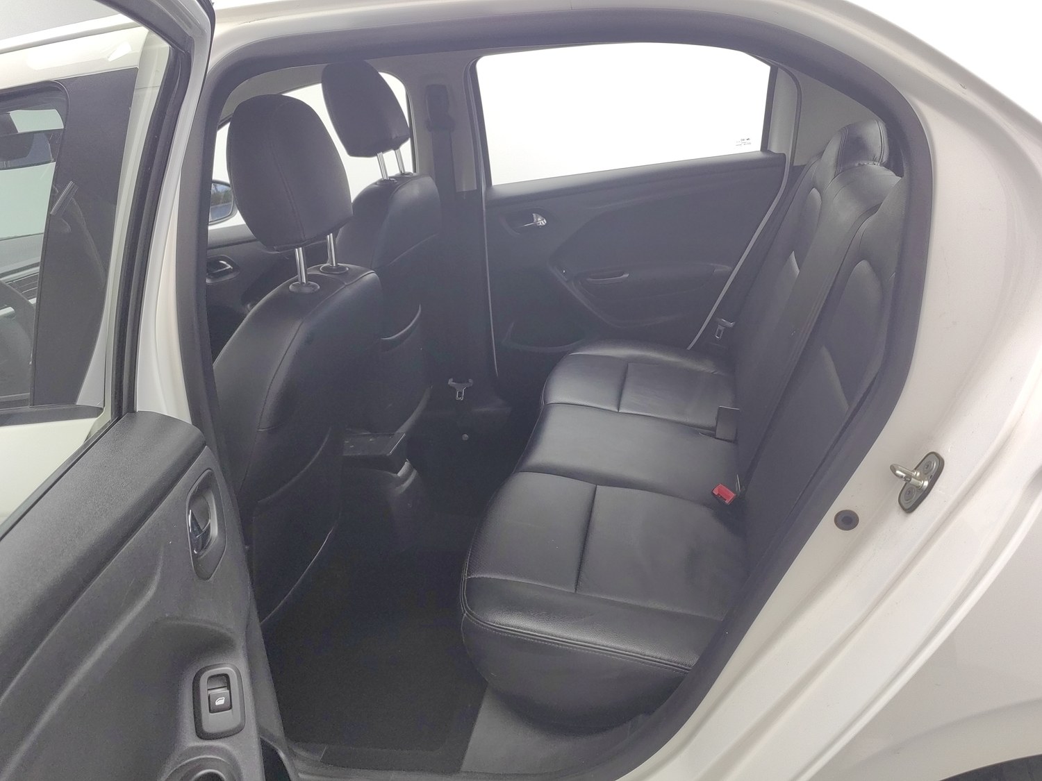 Used Peugeot 301 2016 1.6 MT