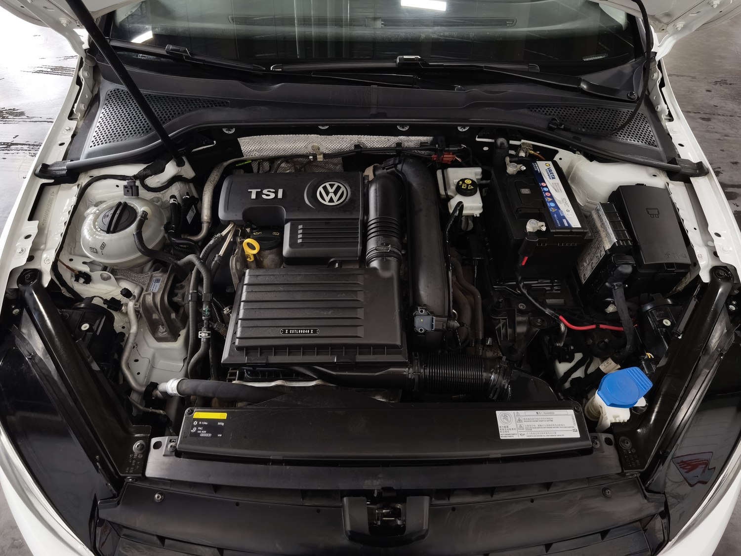 Used Volkswagen Golf 2017 1.4 AT
