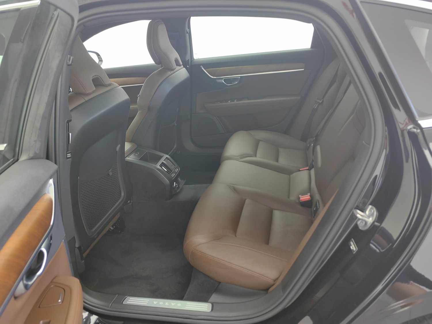 Used Volvo S90 2024 2.0 AT
