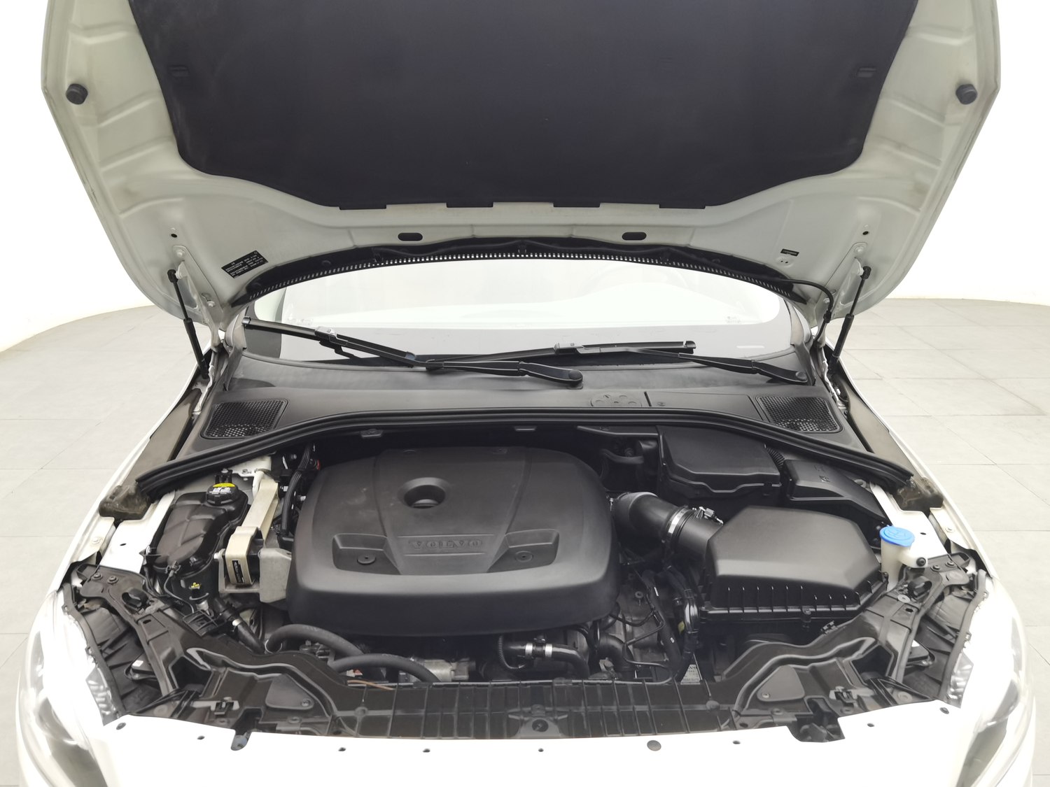 Used Volvo S60 2016 2.0 AT