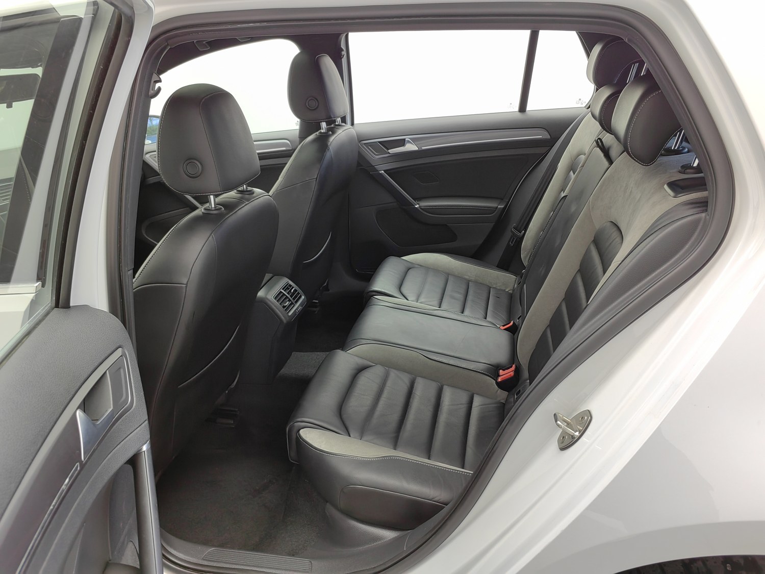 Used Volkswagen Golf 2017 1.4 AT