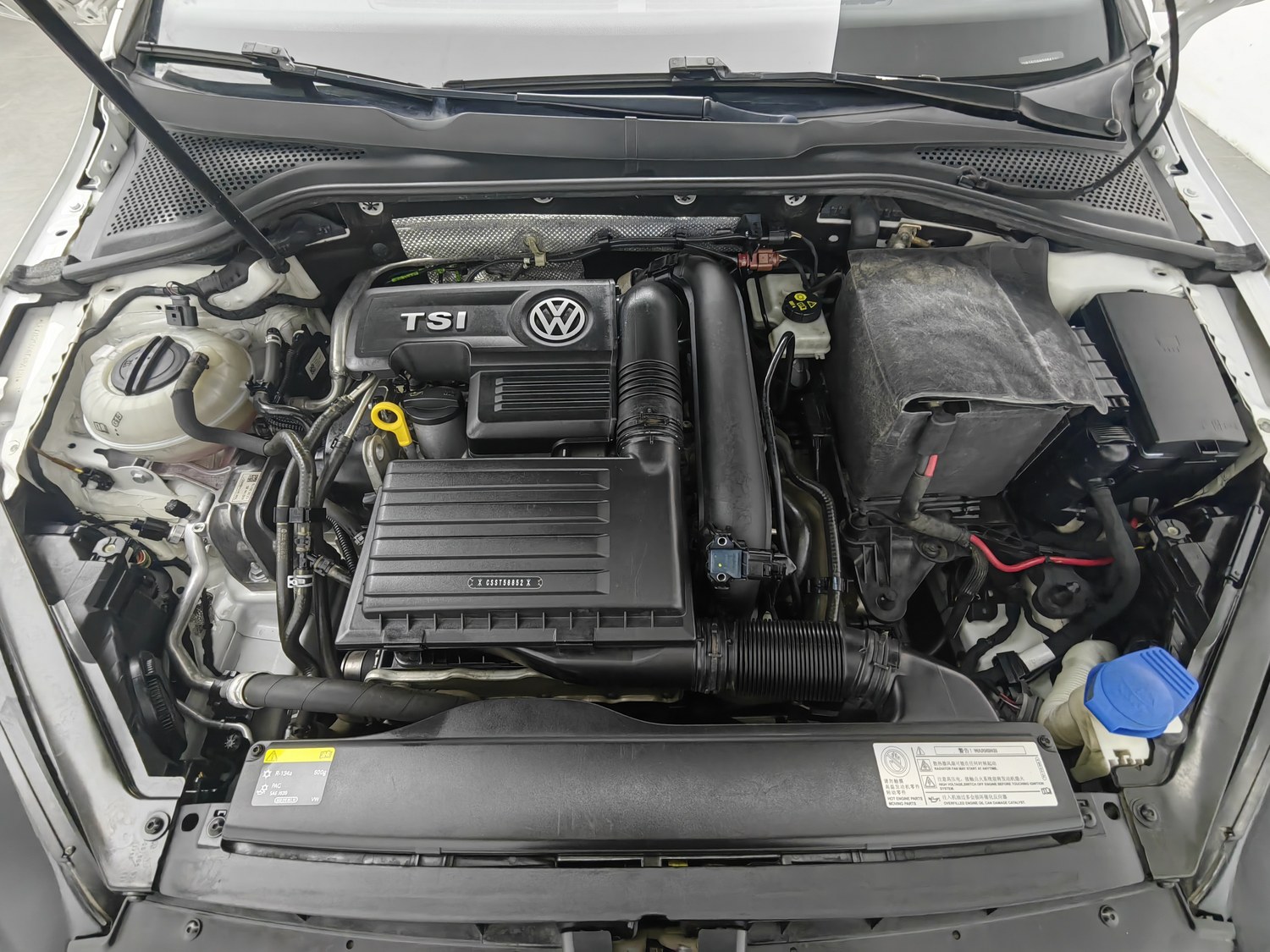 Used Volkswagen Golf 2017 1.4 AT
