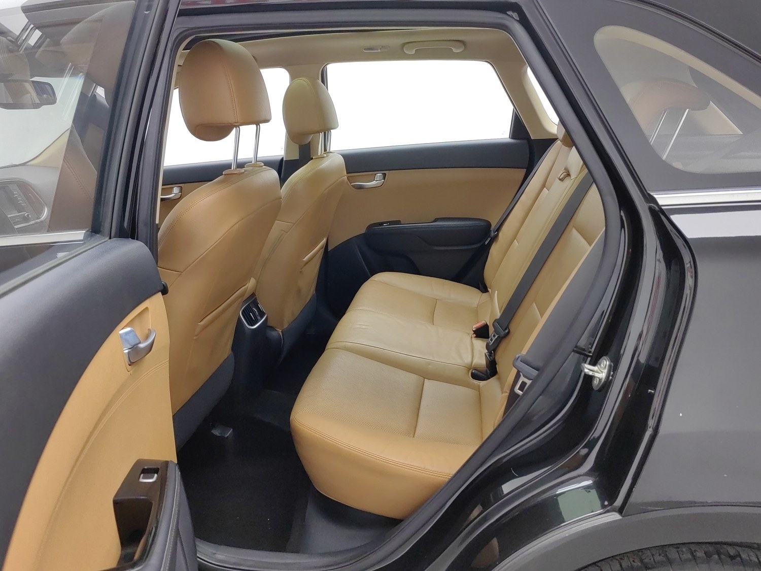 Used Kia KX3 2015 2.0 AT