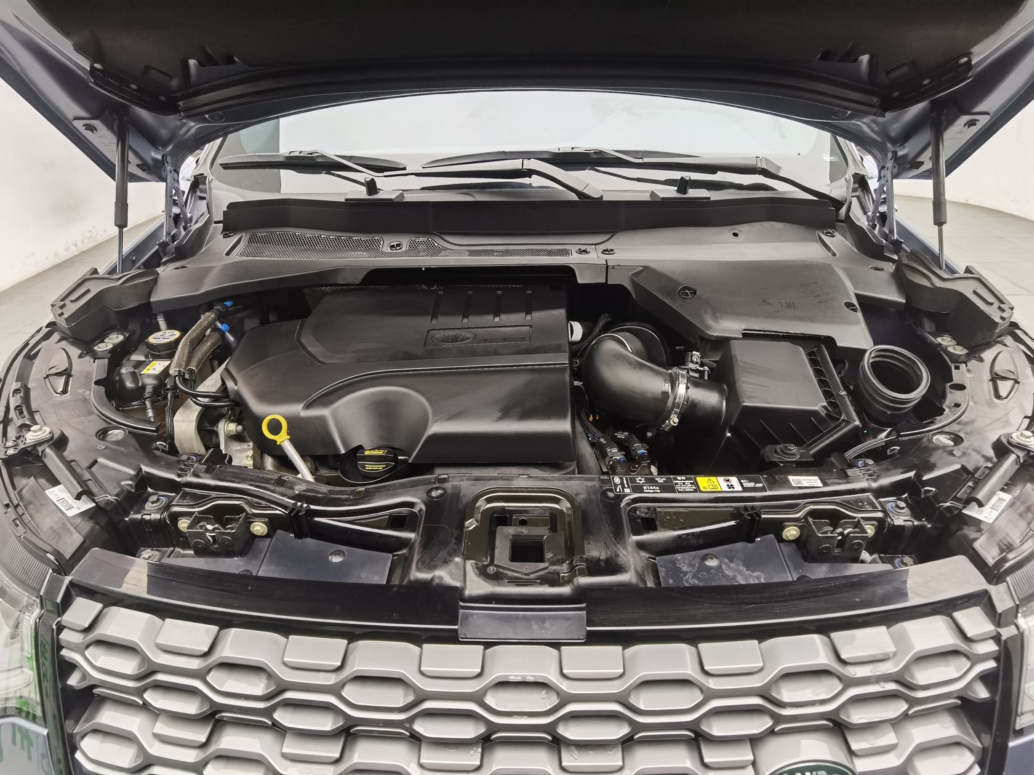 Used Land Rover Discovery 2022 2.0 AT