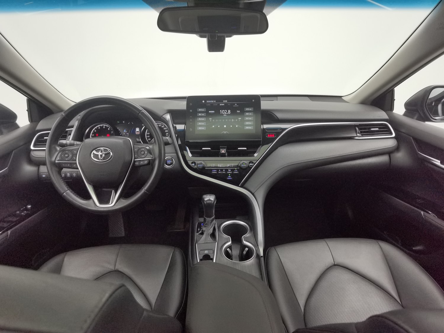 Used Toyota Camry 2021 2.0 AT