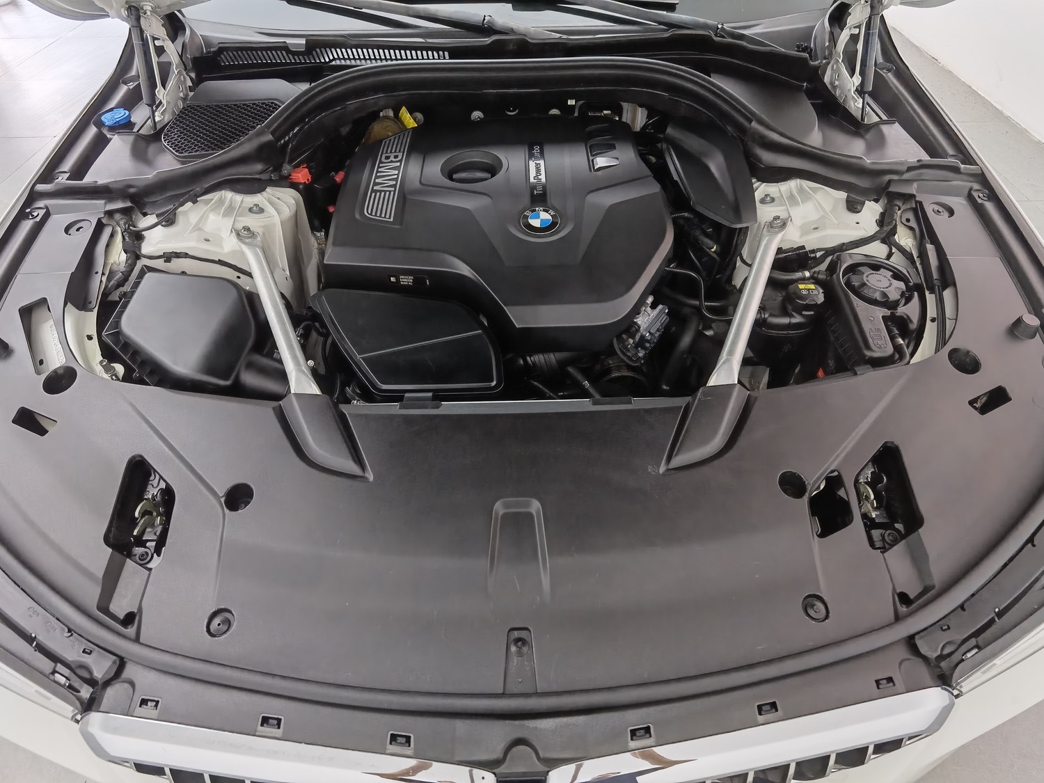 Used BMW THE6 GT 2018 2.0 AT