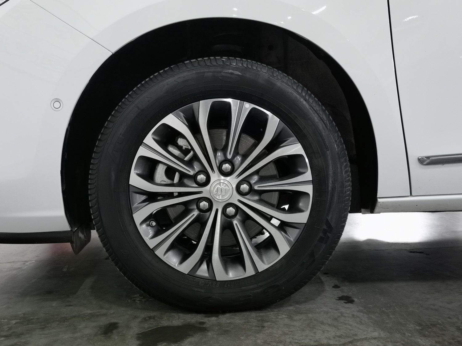 Used Buick GL8 2022 2.0 AT
