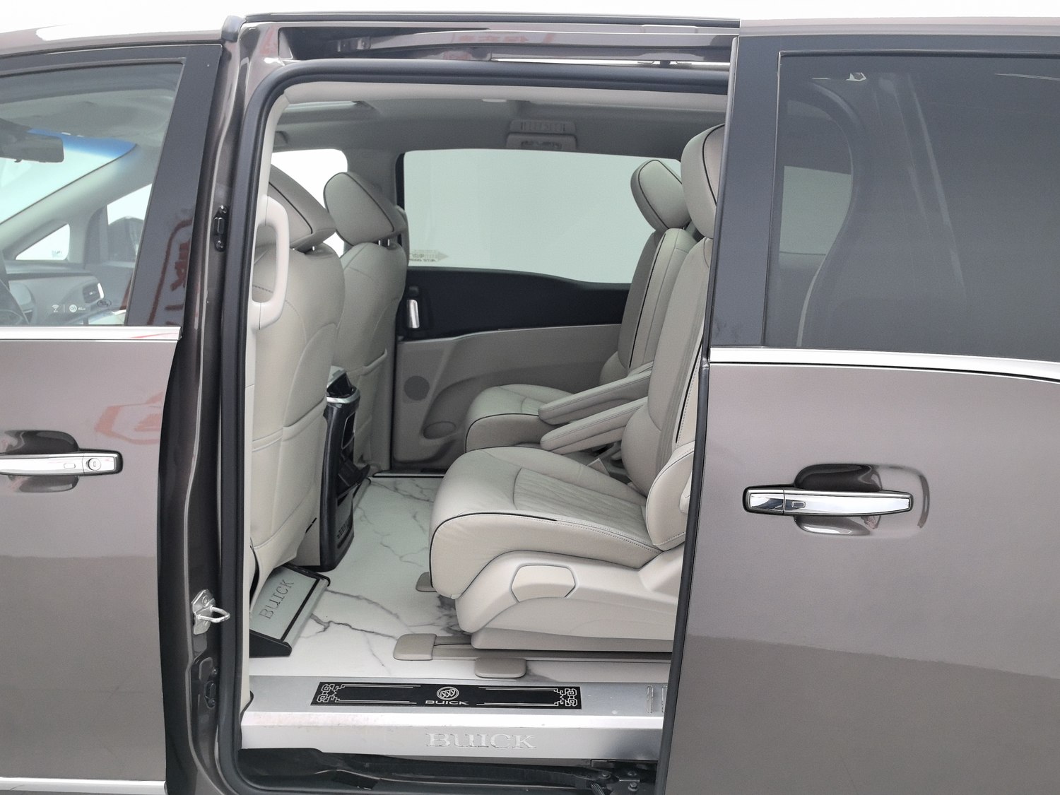 Used Buick GL8 2022 2.0 AT