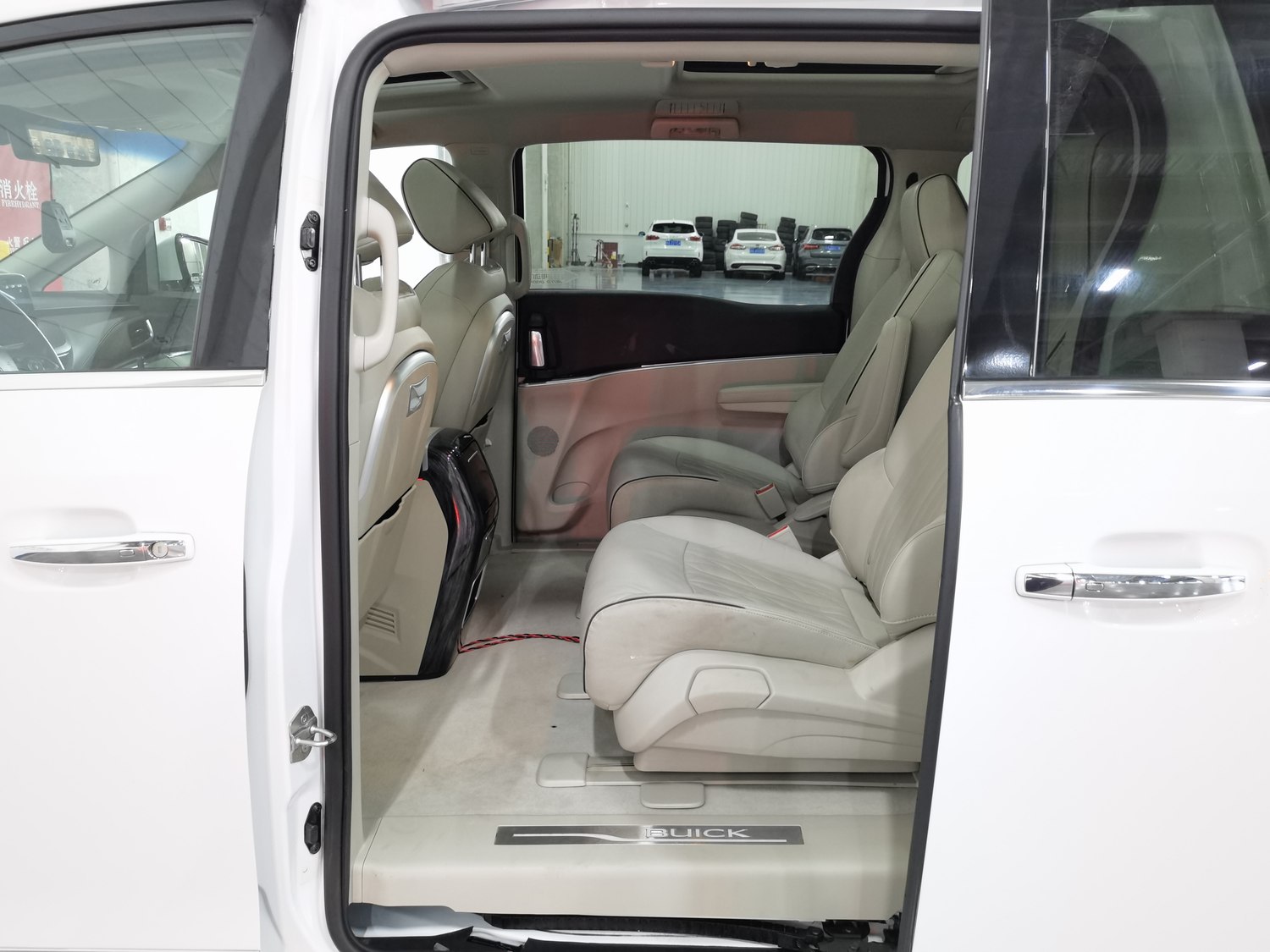Used Buick GL8 2022 2.0 AT