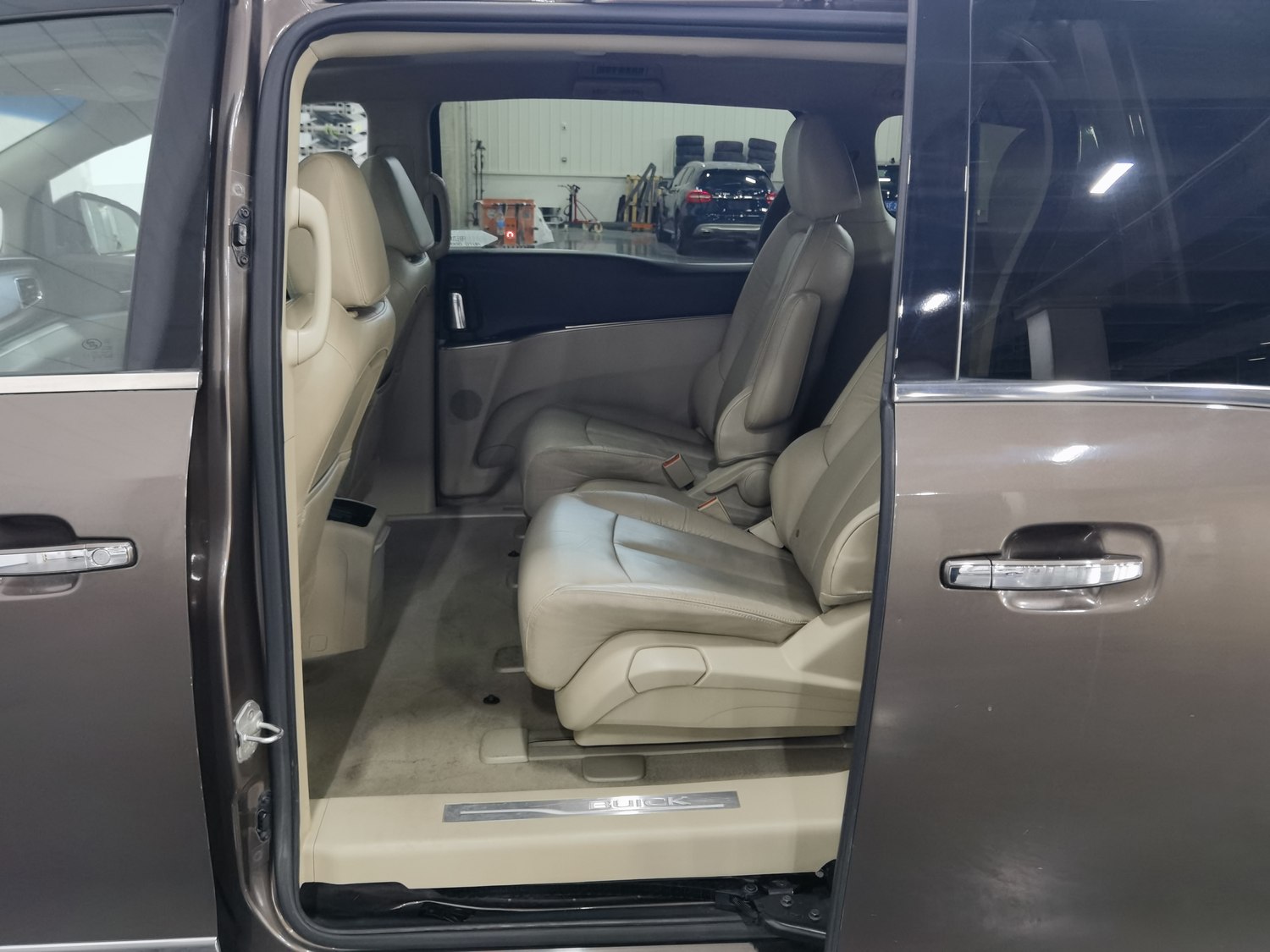 Used Buick GL8 2017 2.5 AT