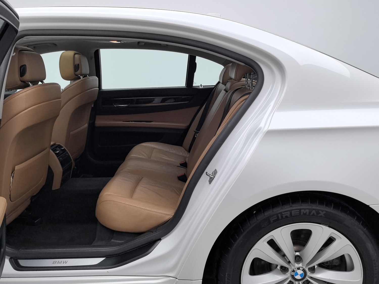 Used BMW THE7 2011 3.0 AT