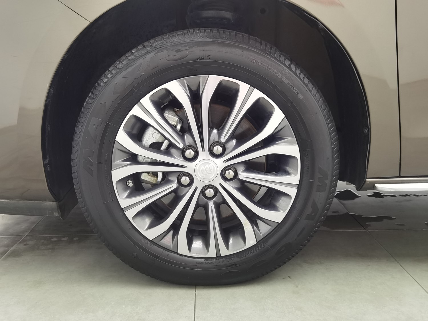 Used Buick GL8 2023 2.0 AT