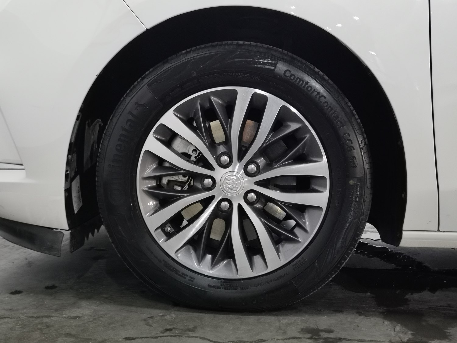 Used Buick GL8 2022 2.0 AT