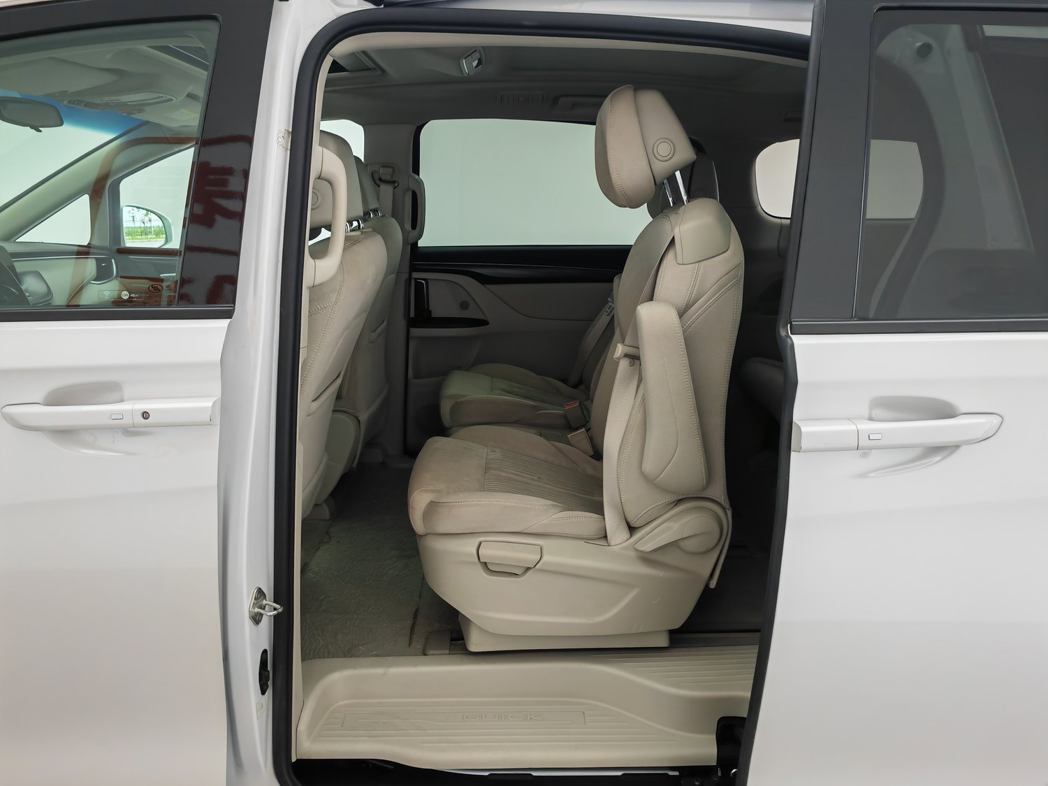 Used Buick GL8 2020 2.0 AT