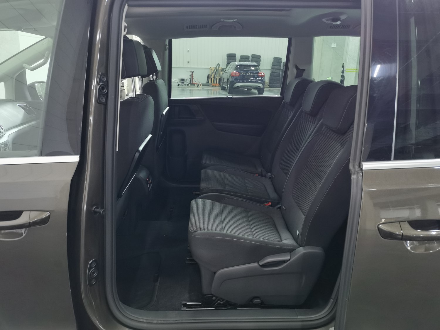 Used Volkswagen Sharan 2016 2.0 AT