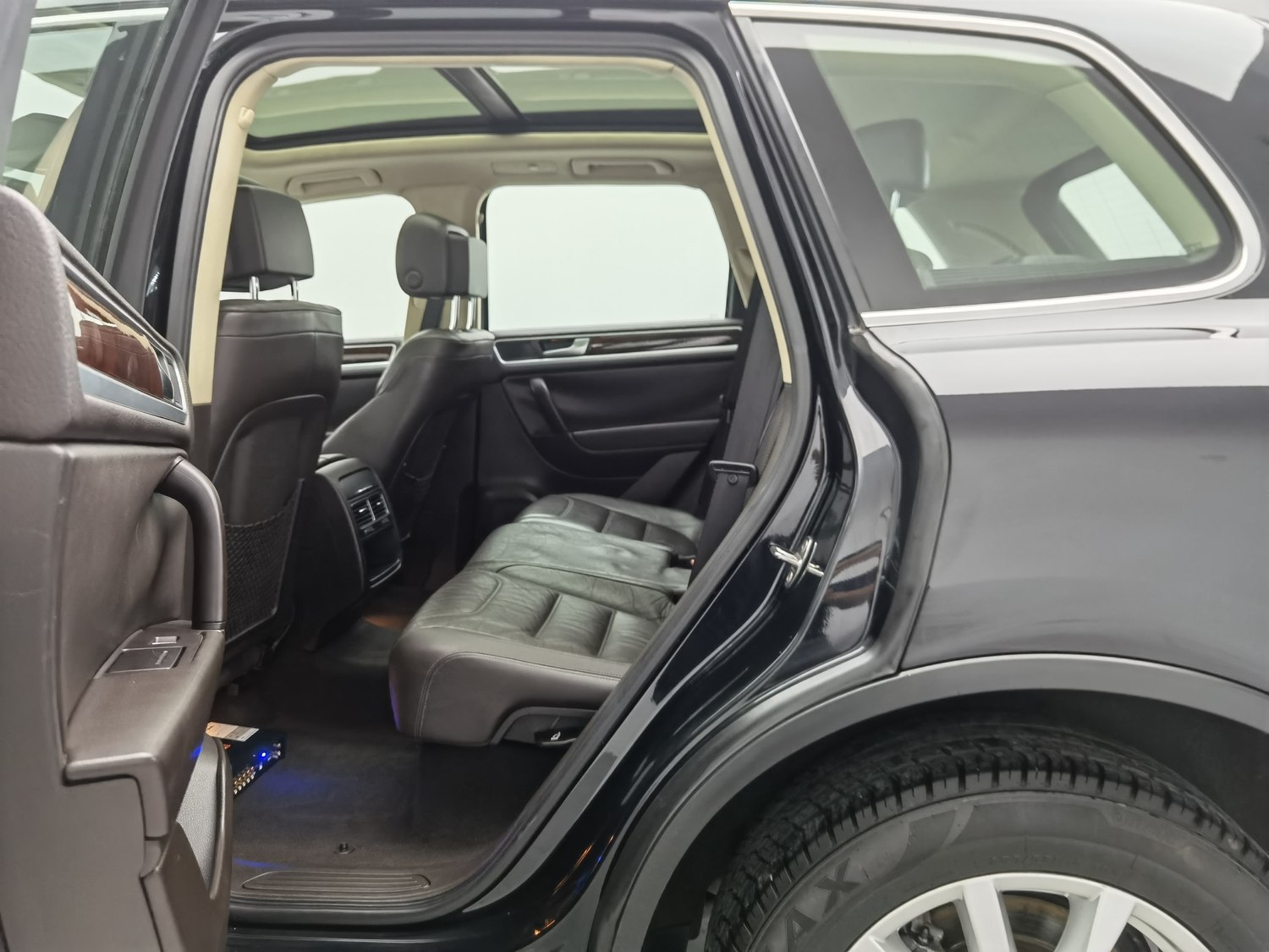 Used Volkswagen Touareg 2011 3.0 AT