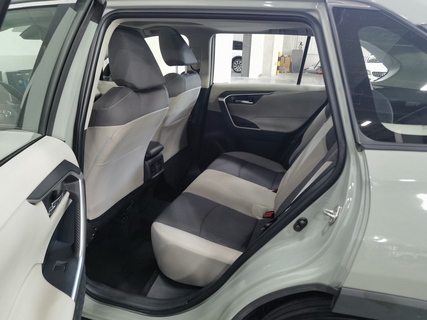 Used Toyota RAV4 2020 2.0 AT