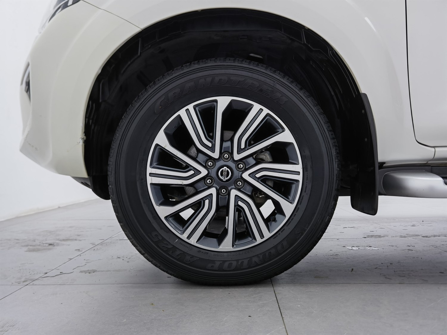 Used Nissan Terra 2020 2.5 AT