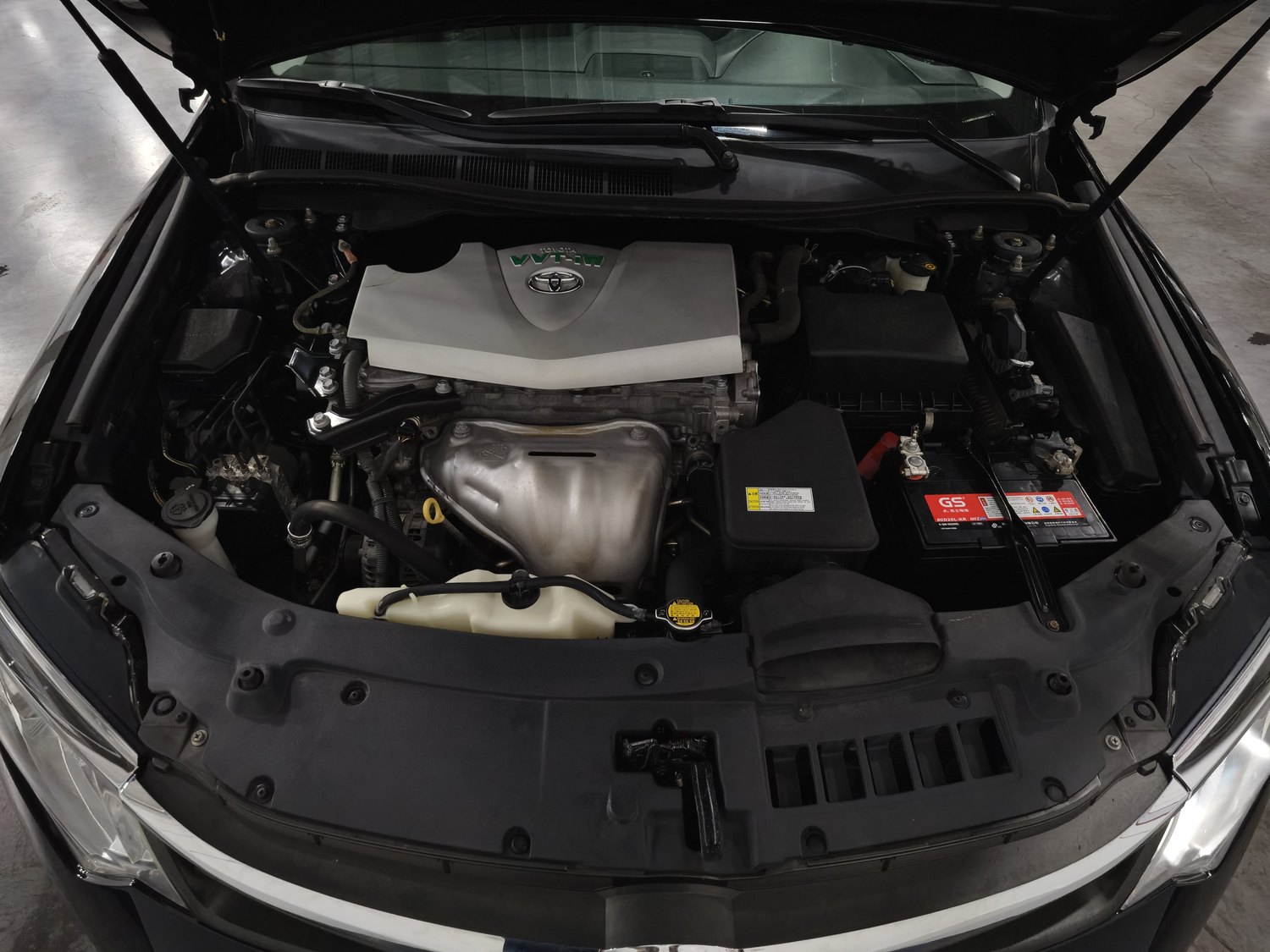 Used Toyota Camry 2015 2.0 AT