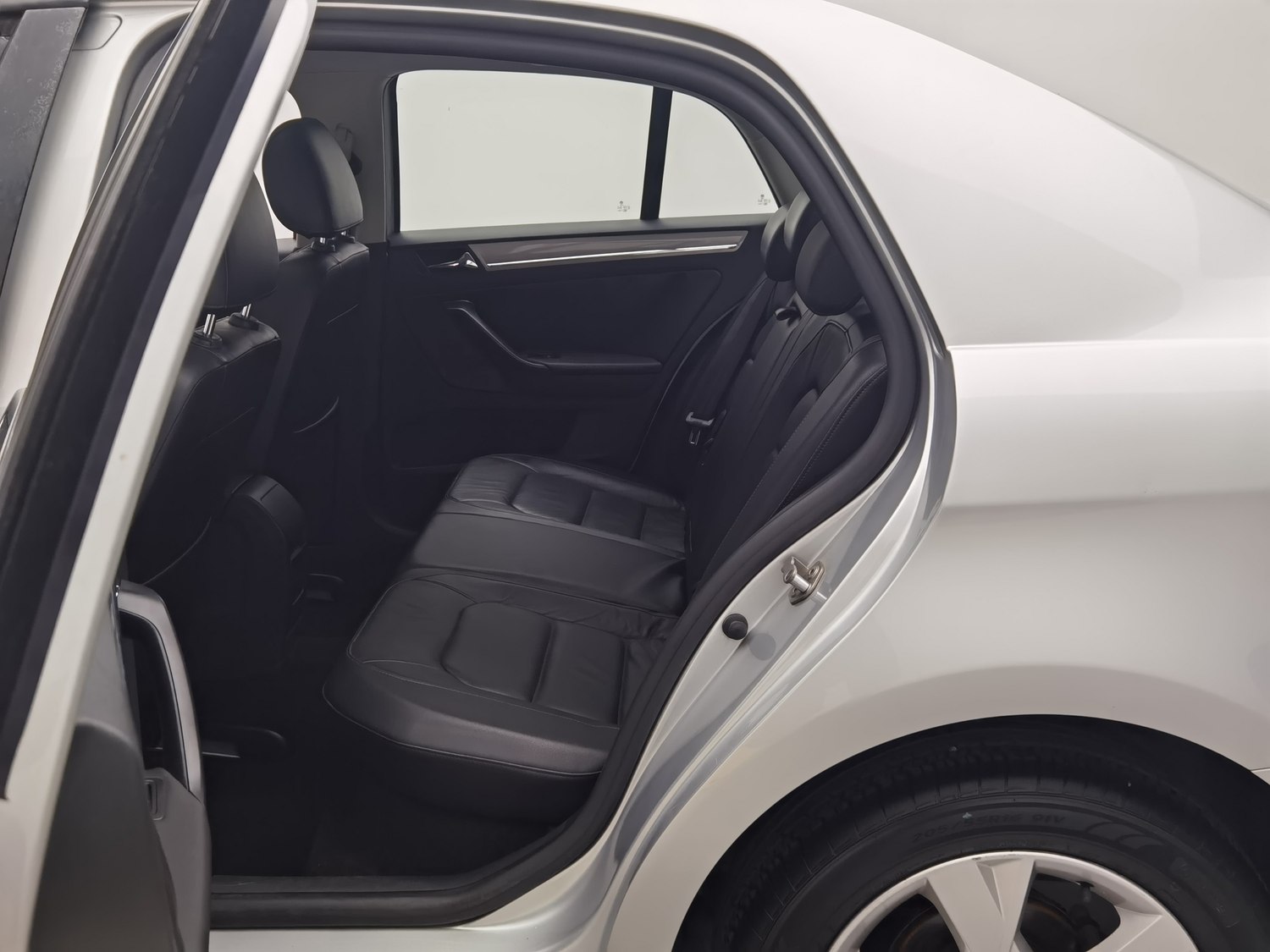 Used Volkswagen Bora 2013 1.6 AT