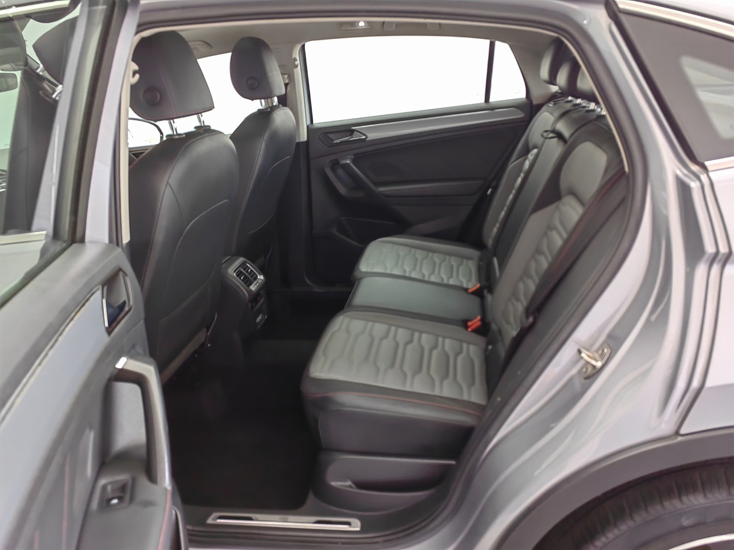 Used Volkswagen Tiguan X 2021 2.0 AT