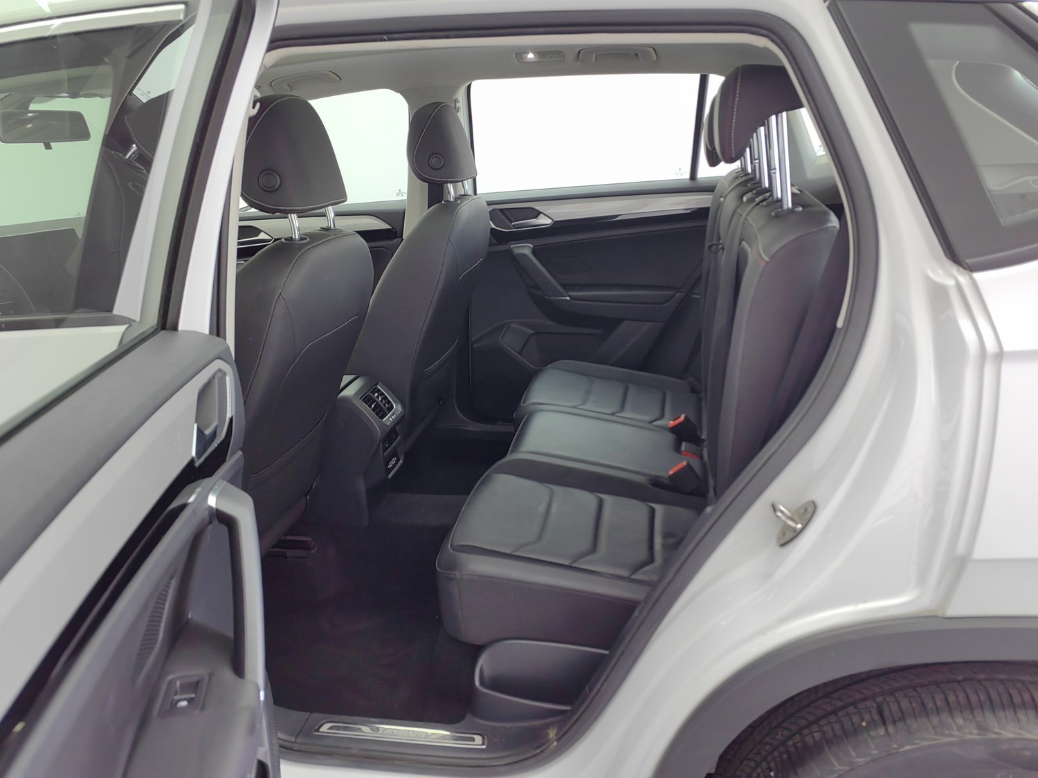 Used Volkswagen Tayron 2019 2.0 AT