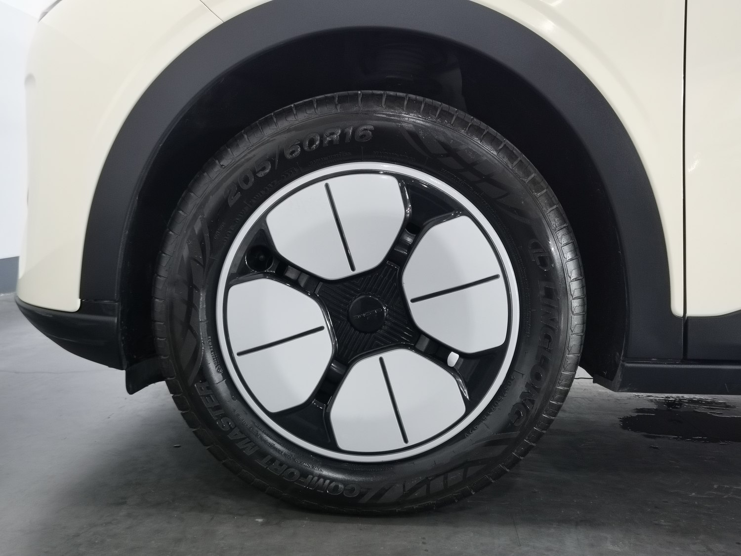 Used Geely Galaxy Wish 2025