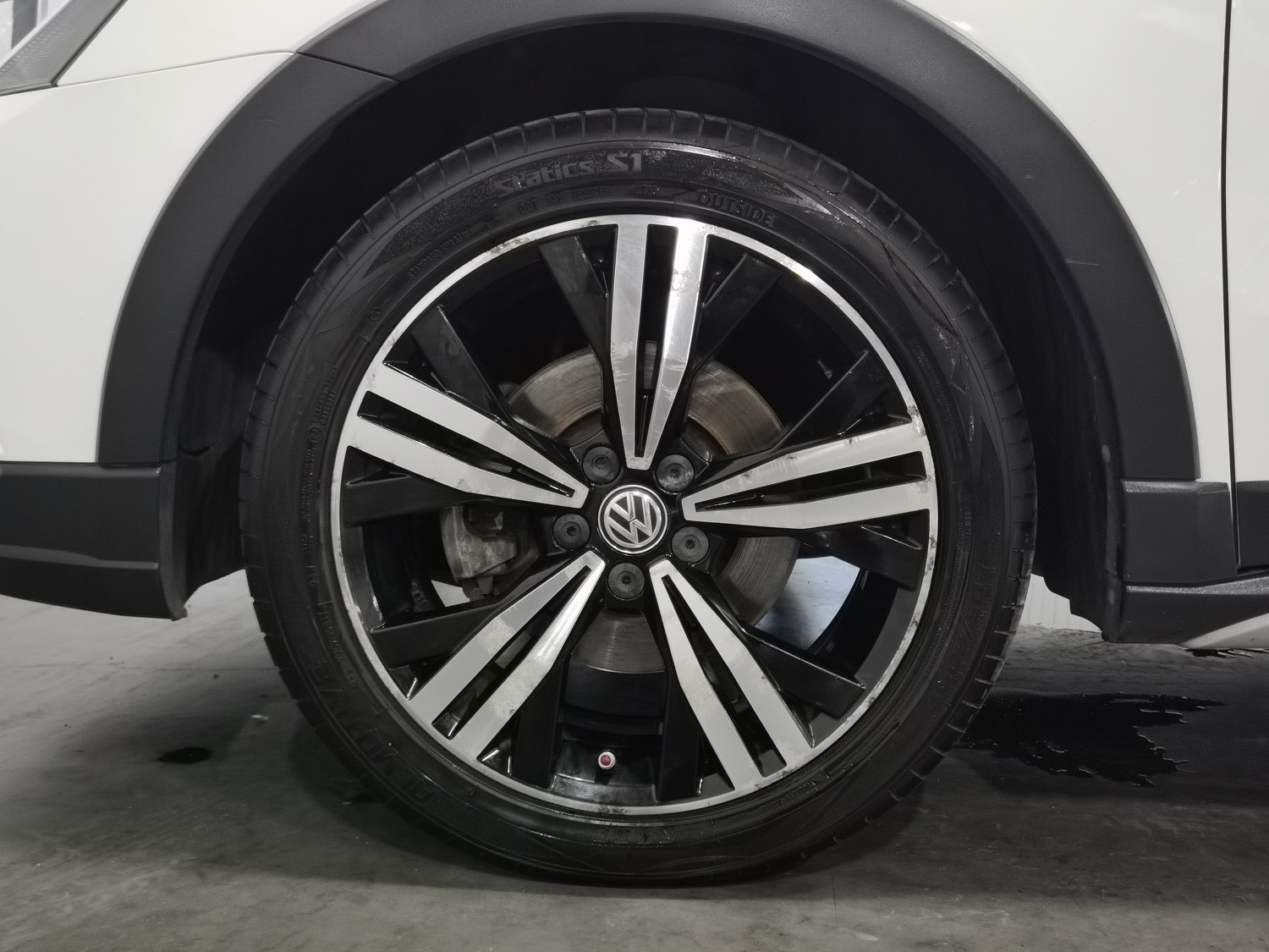 Used Volkswagen Gran Lavida (Cross) 2016 1.6 AT